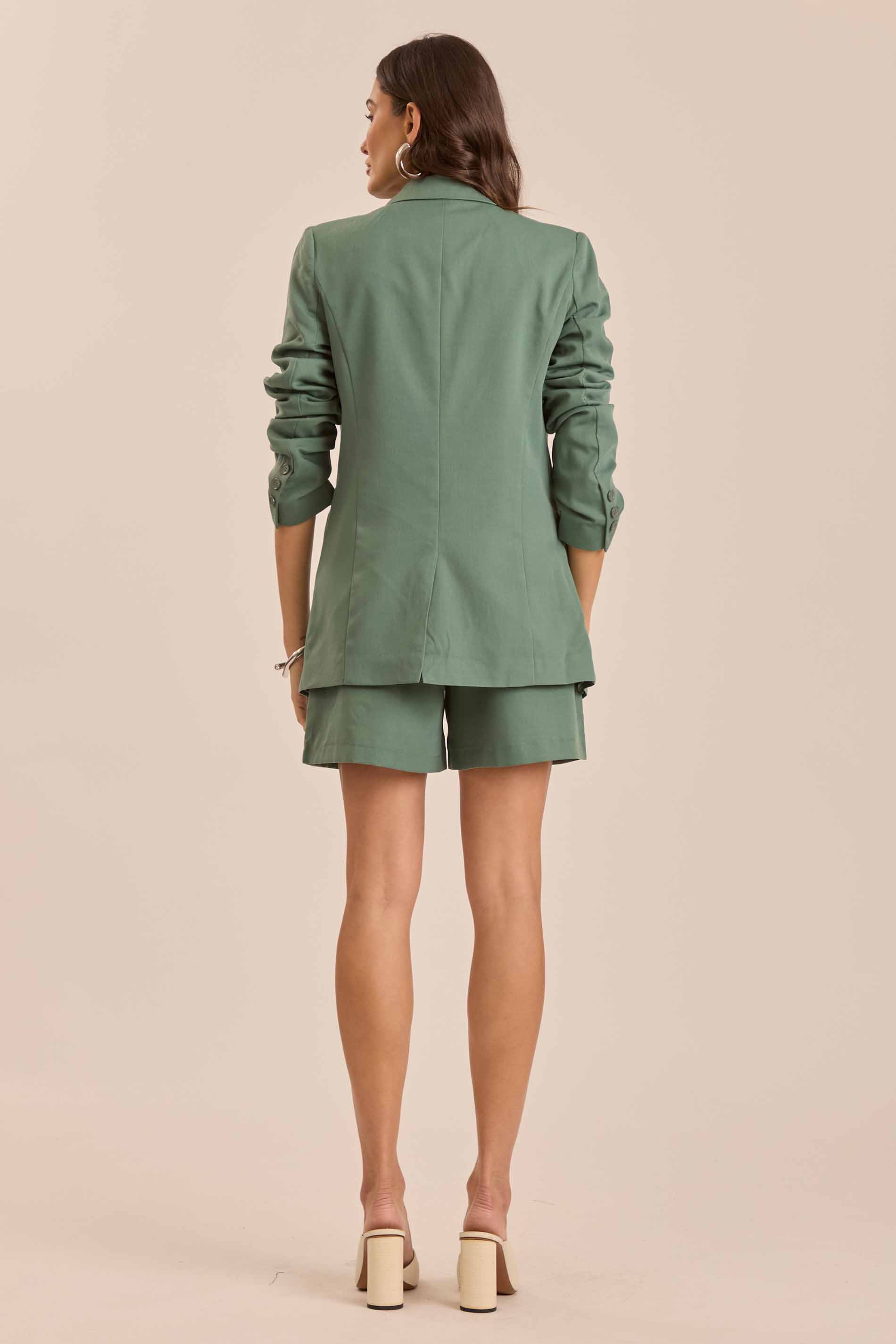 Blazer Retrô Glam em Alfaiataria