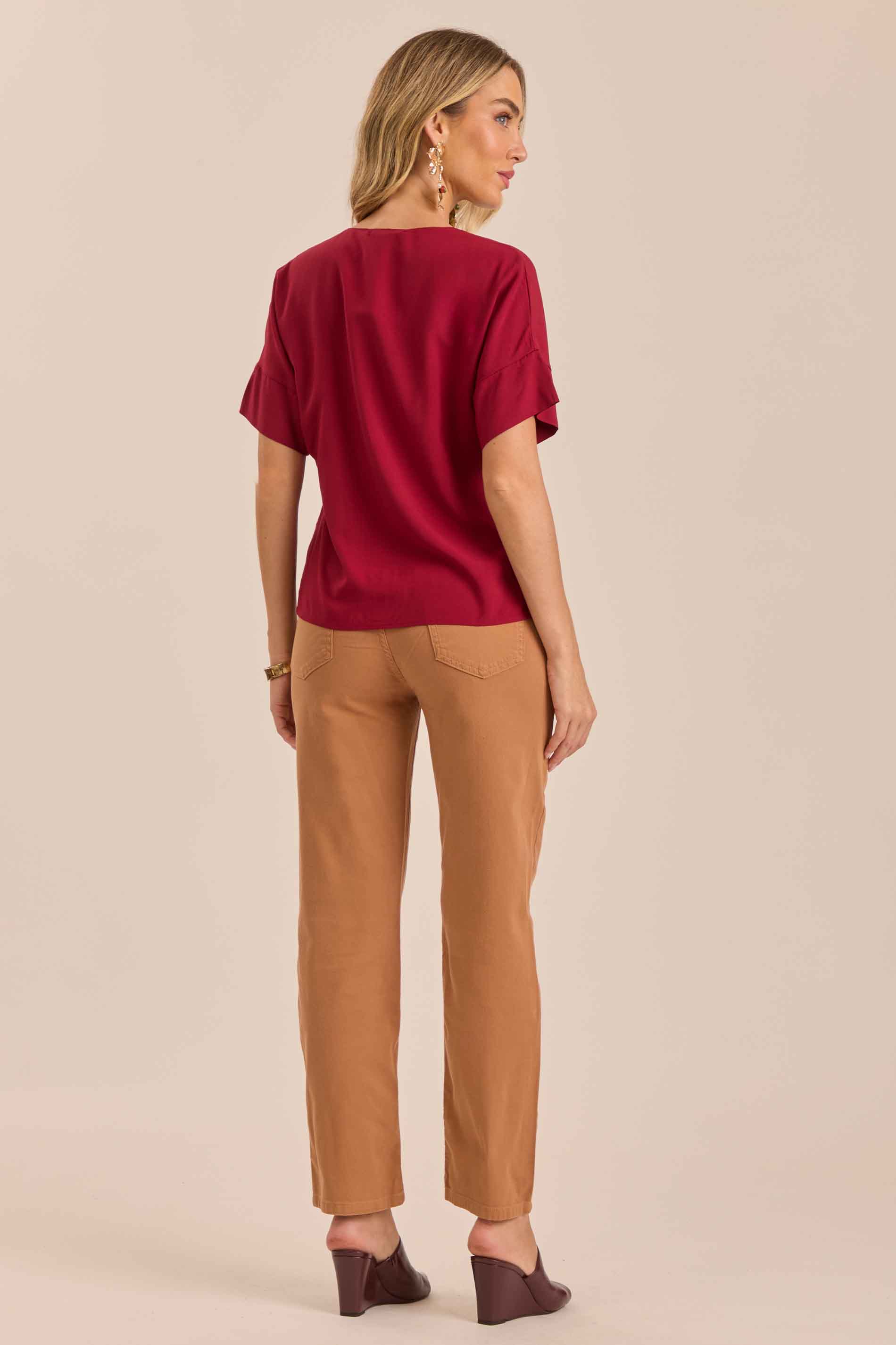 Blusa Soft Garden com Decote V