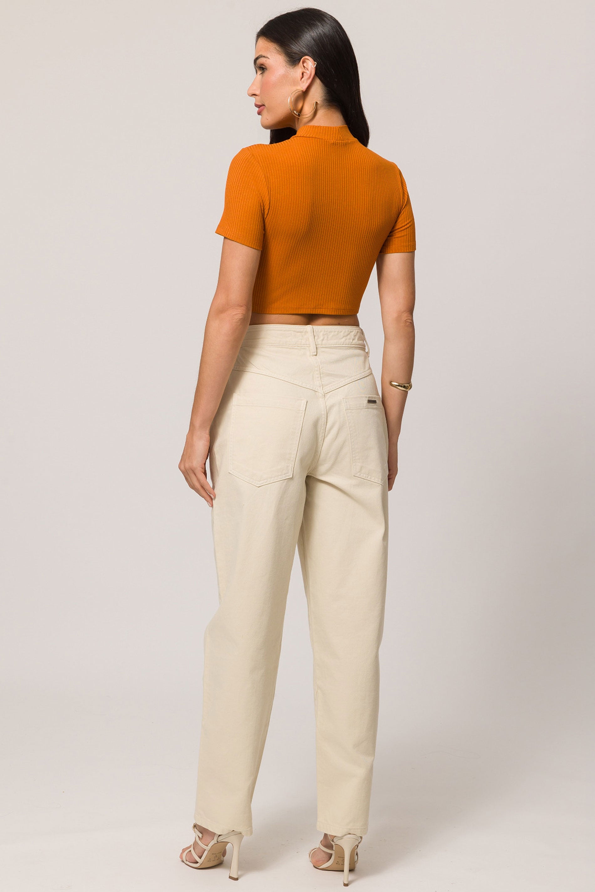 Blusa cropped em ribana com gola padre