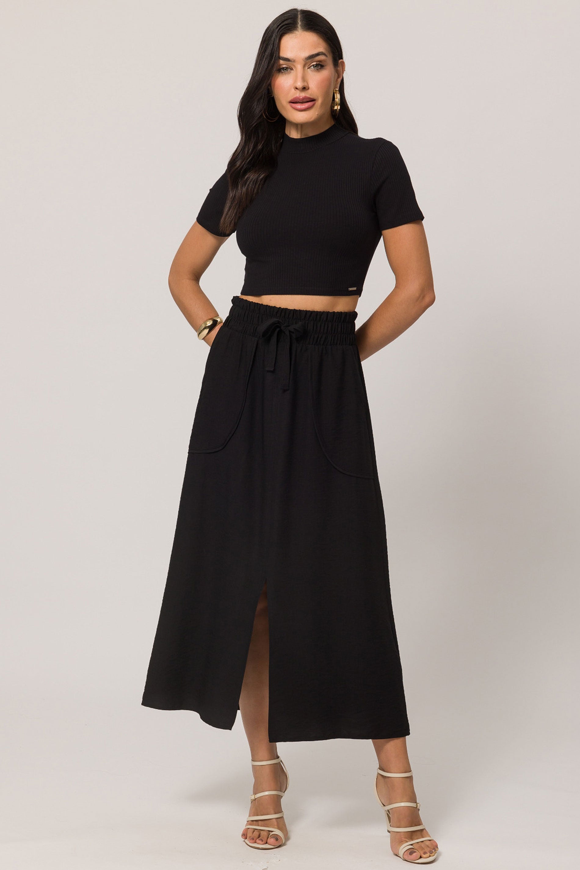 Blusa cropped em ribana com gola padre