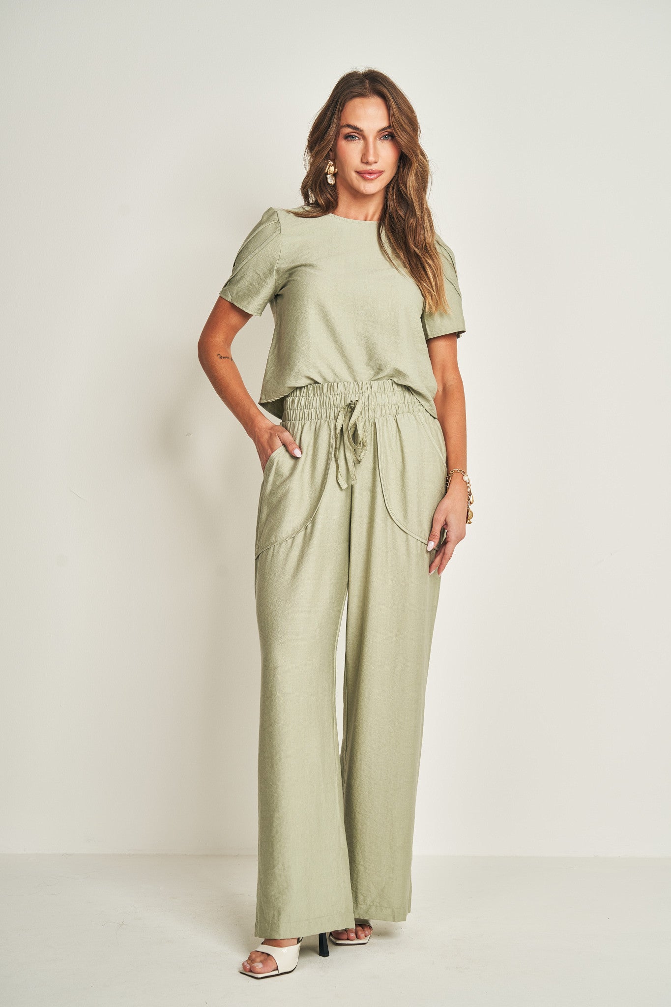 Calça viscoflow com cintura alta