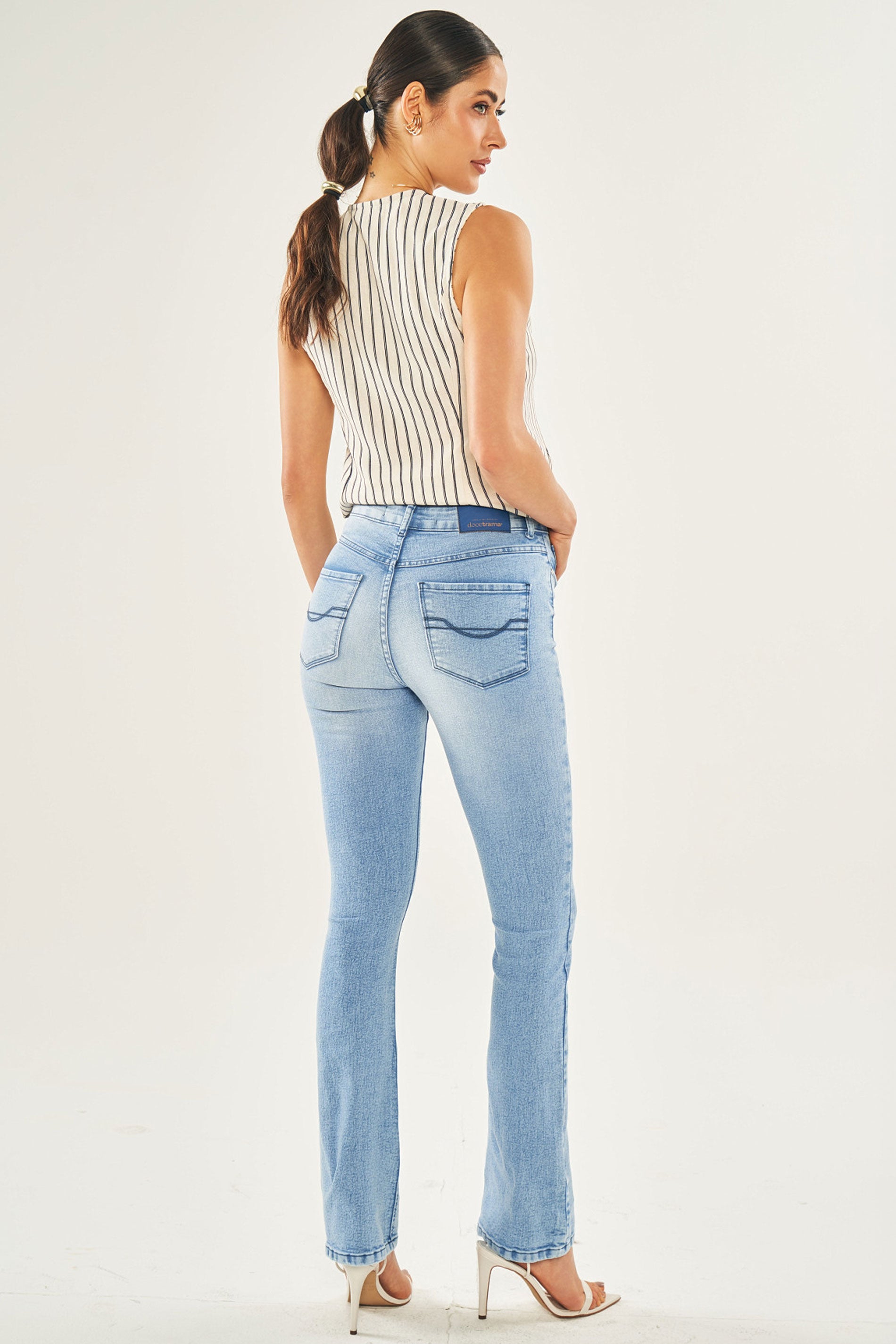 Calça Violeta em jeans com elastano