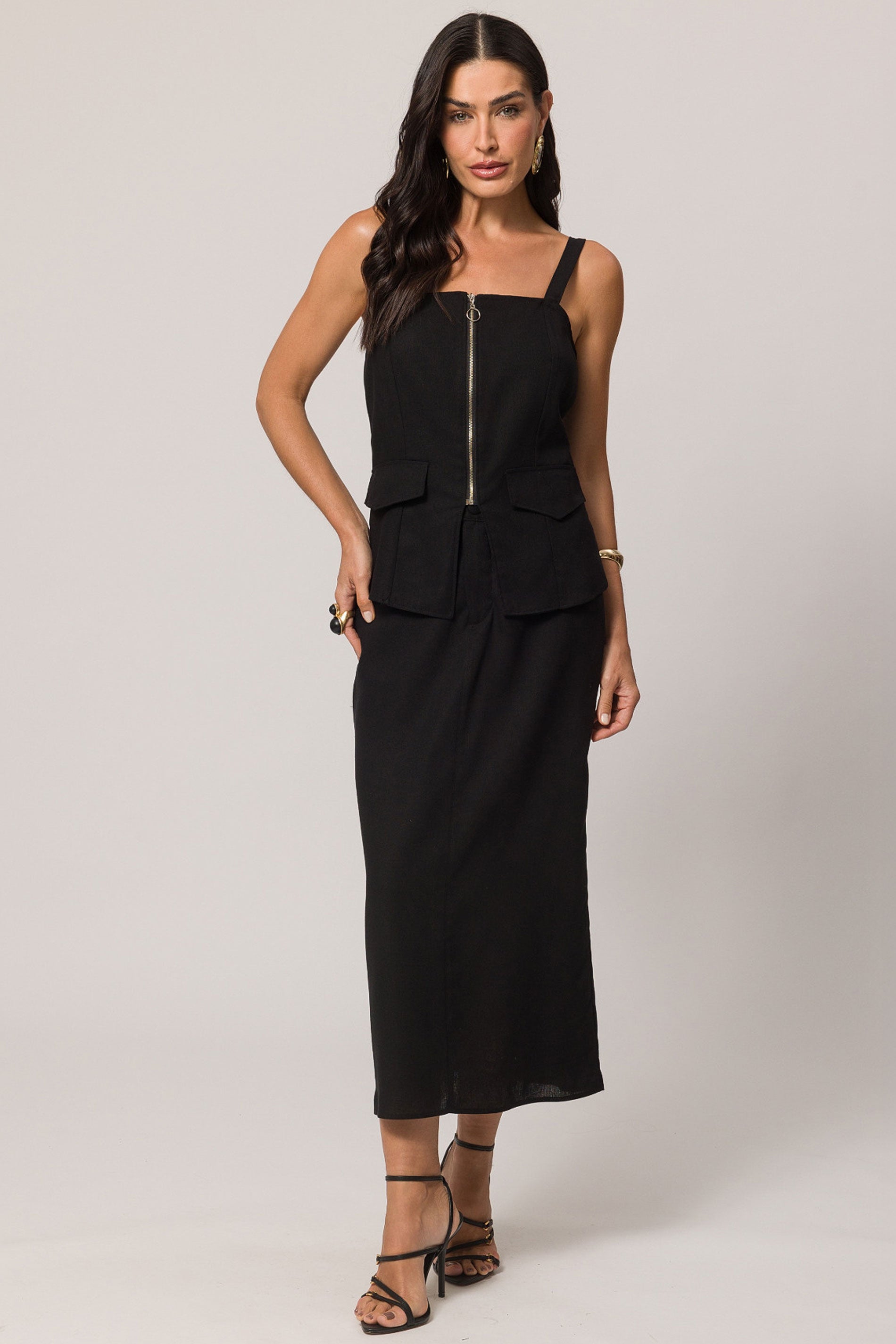 Saia midi em plano linen com botão