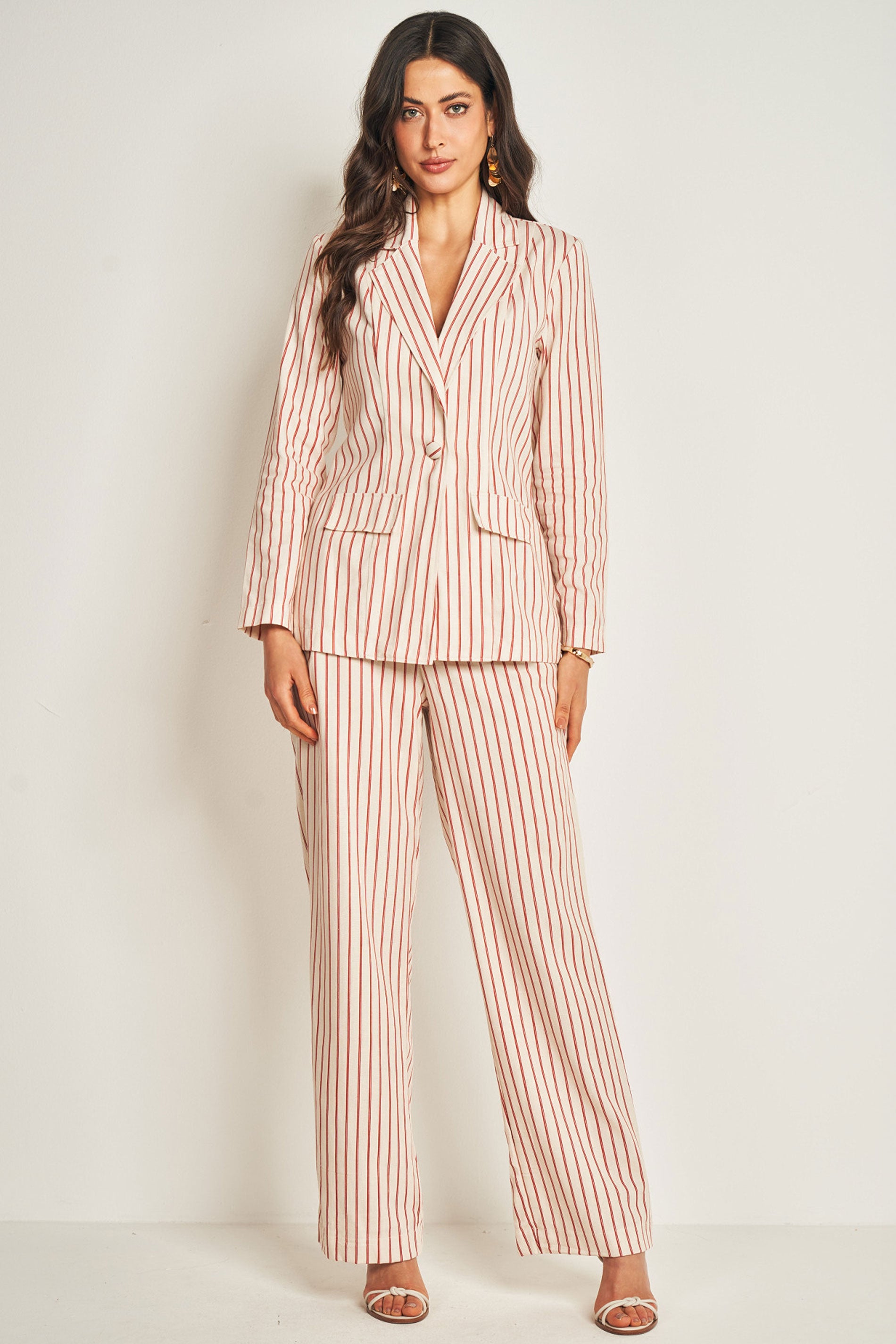 Blazer em plano linen com padronagem listrada