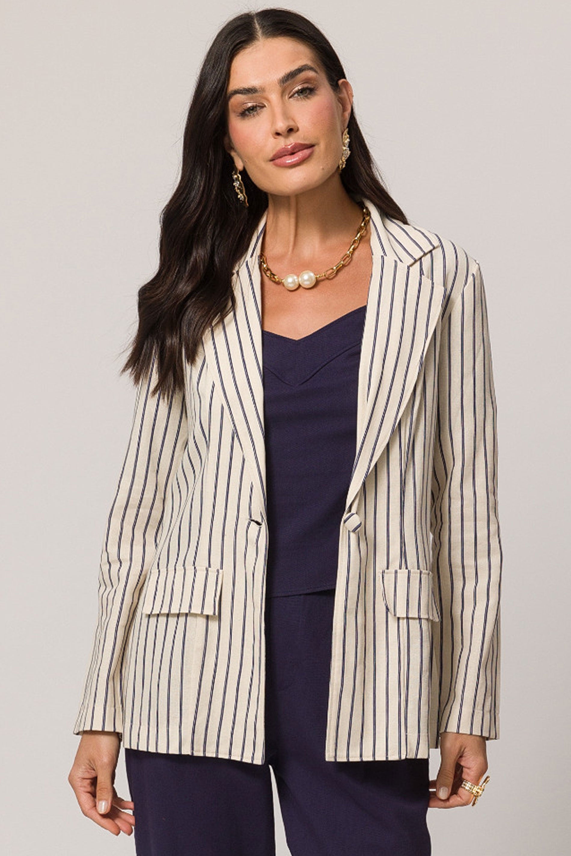 Blazer em plano linen com padronagem listrada
