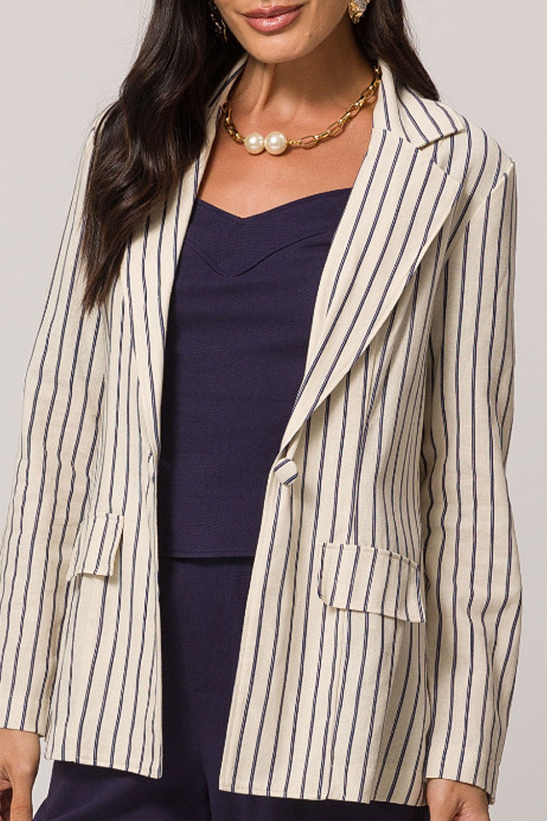 Blazer em plano linen com padronagem listrada