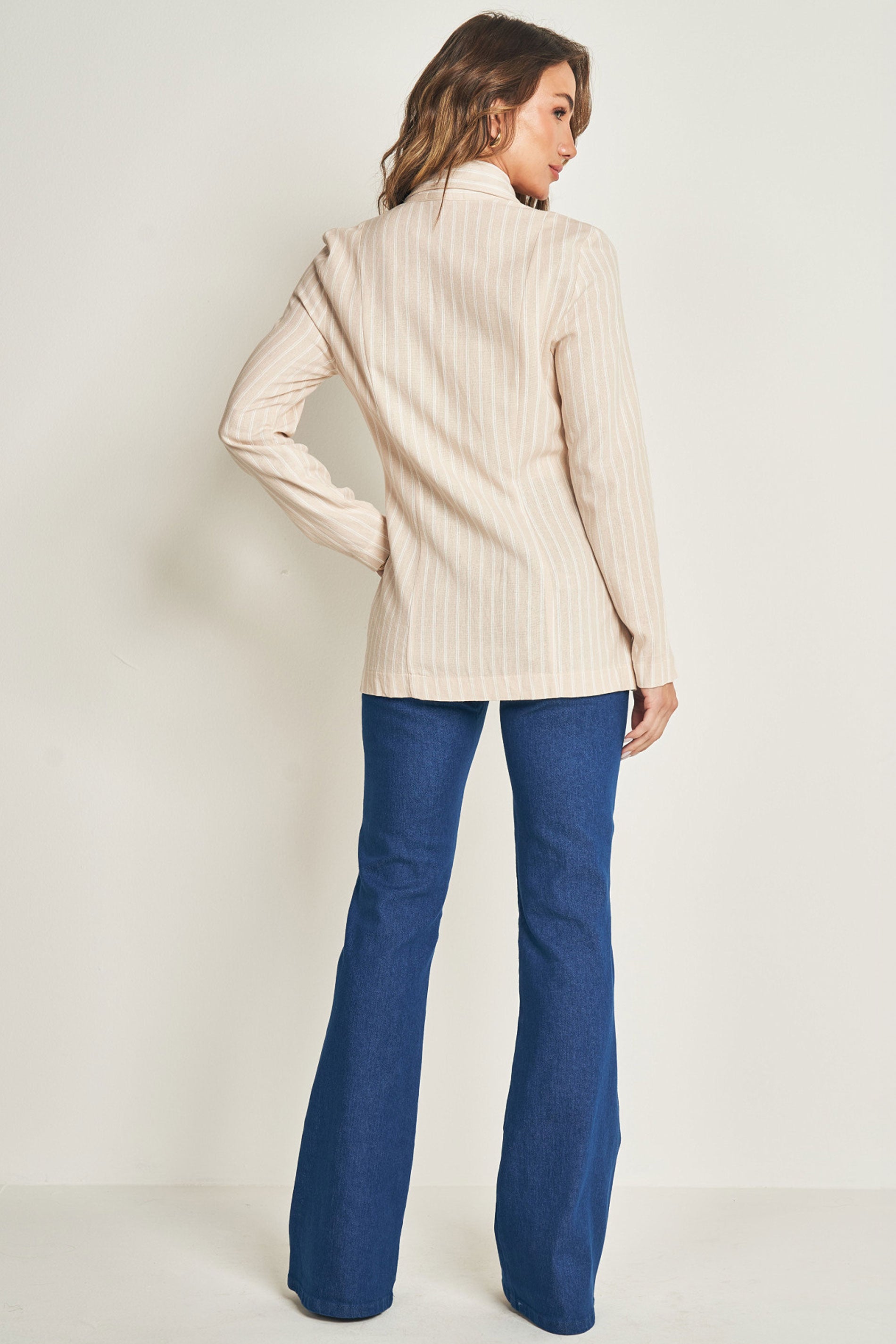Blazer em plano linen com padronagem listrada