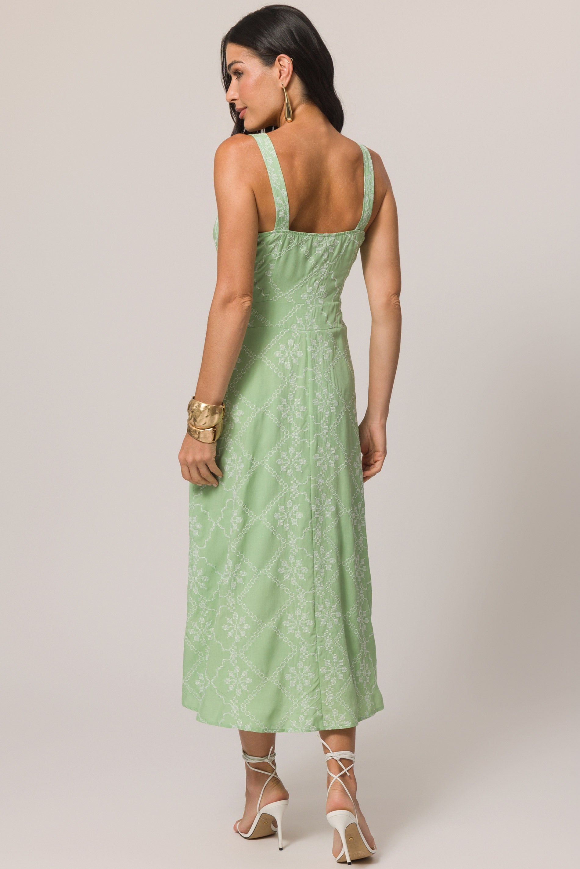 Vestido longo de alça em viscose bordada