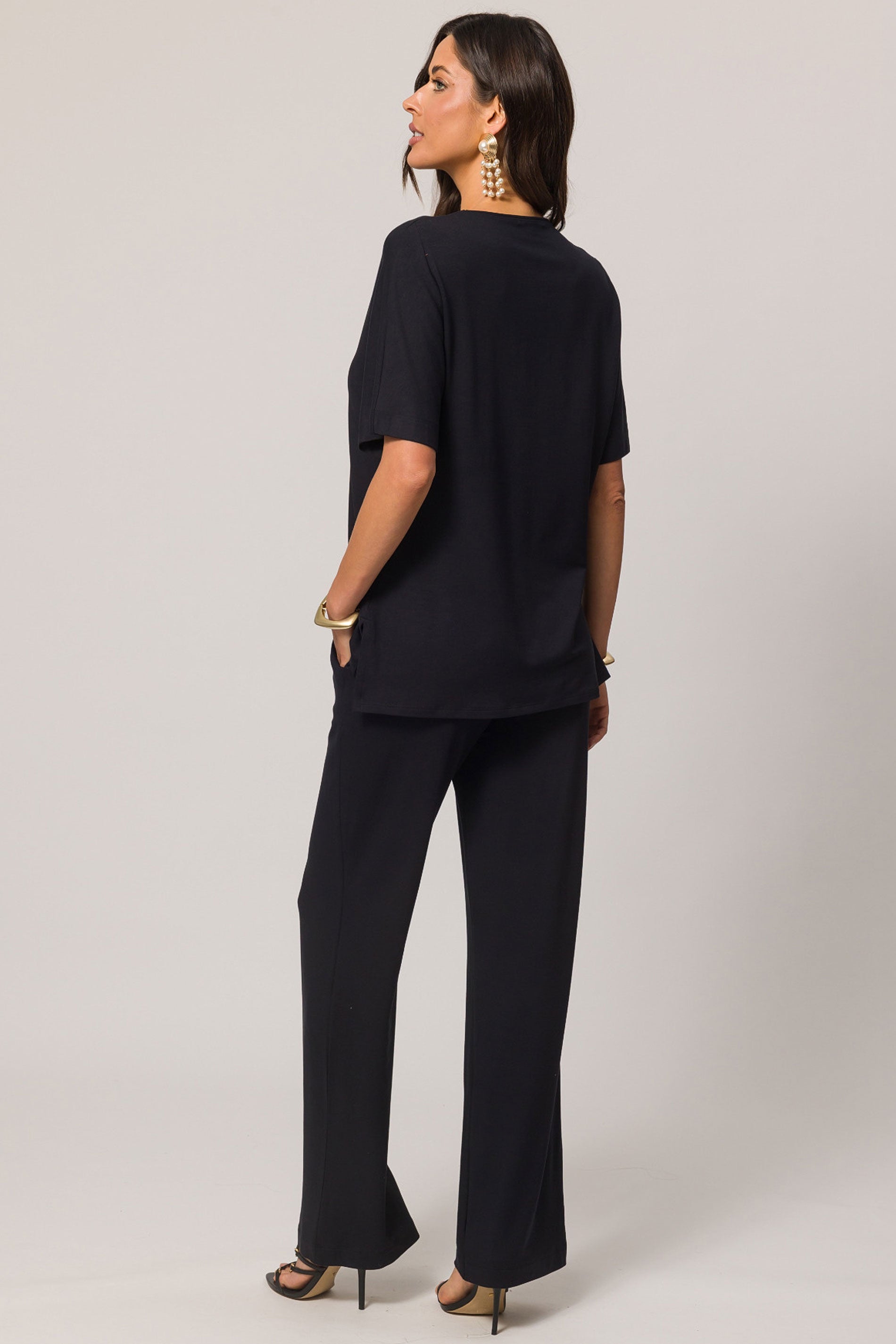 Calça em moletinho de viscose com bolsos faca