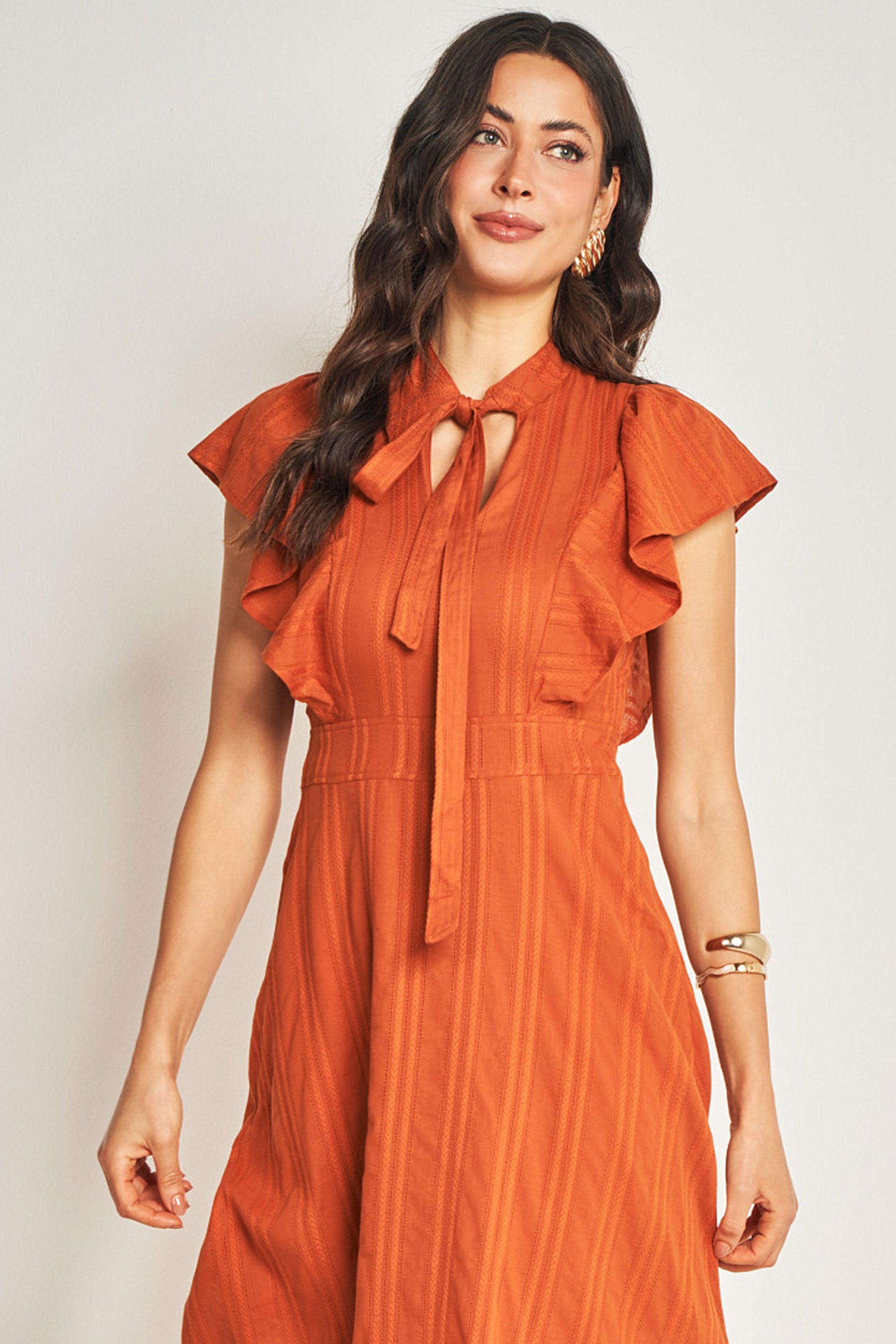 Vestido Midi de Manga Curta em Plano Cambraia Listrada