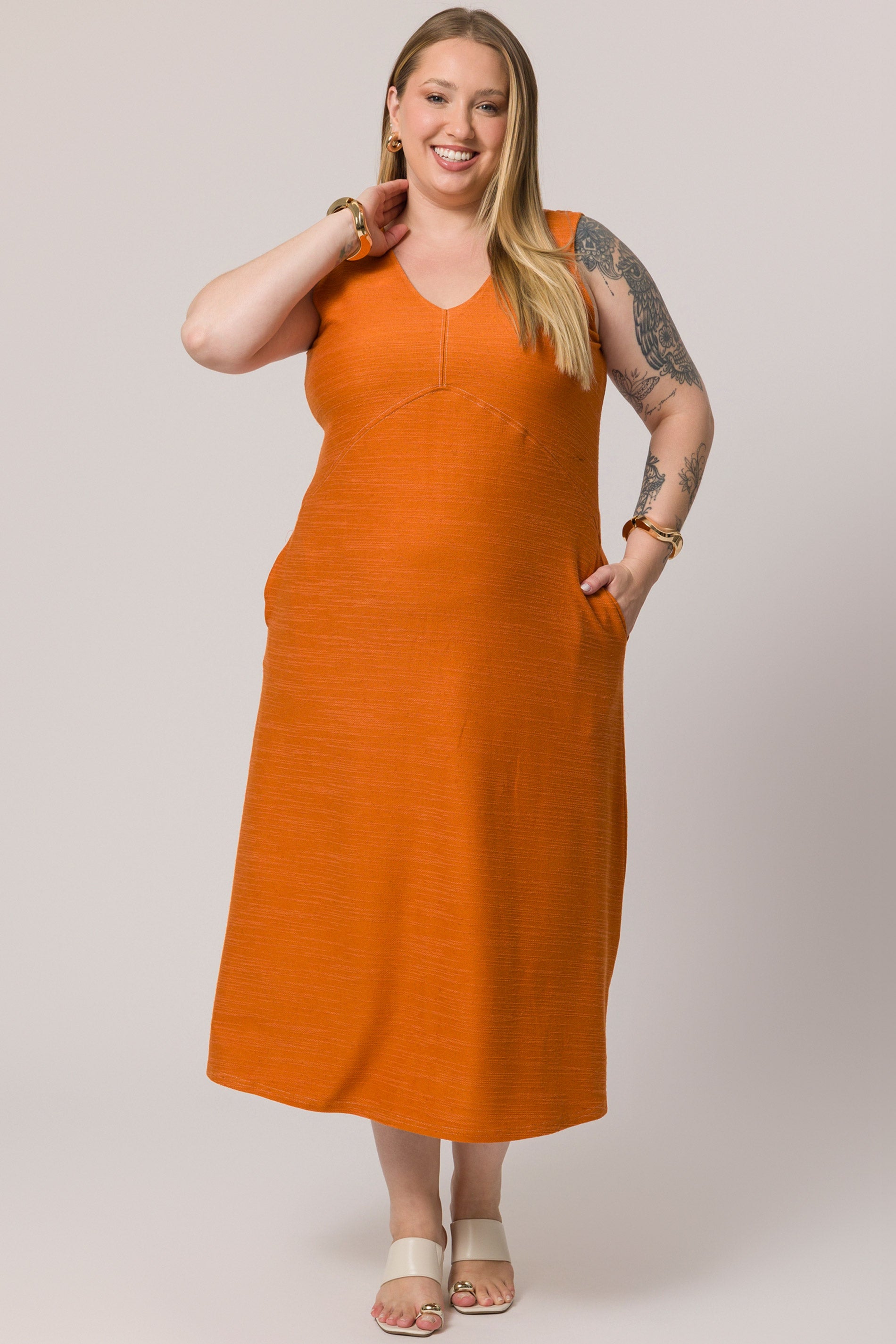 Vestido midi sem manga em moletinho viscolinho