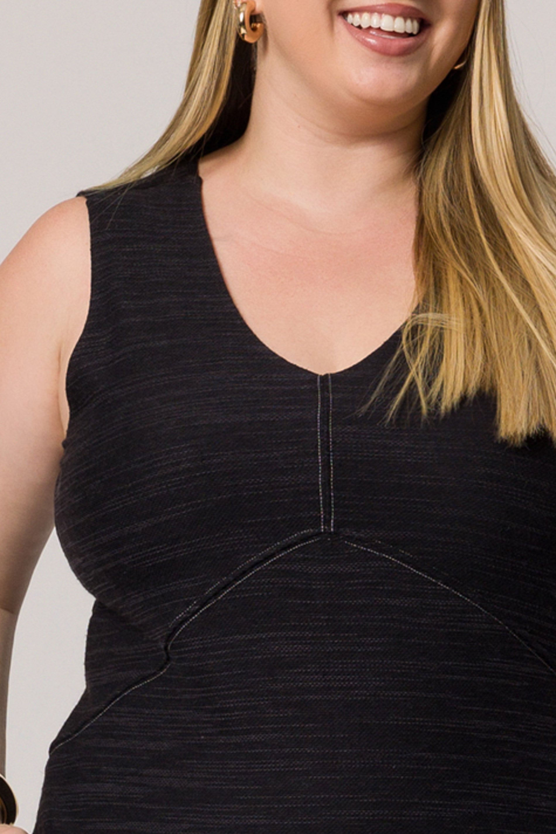 Vestido midi sem manga em moletinho viscolinho