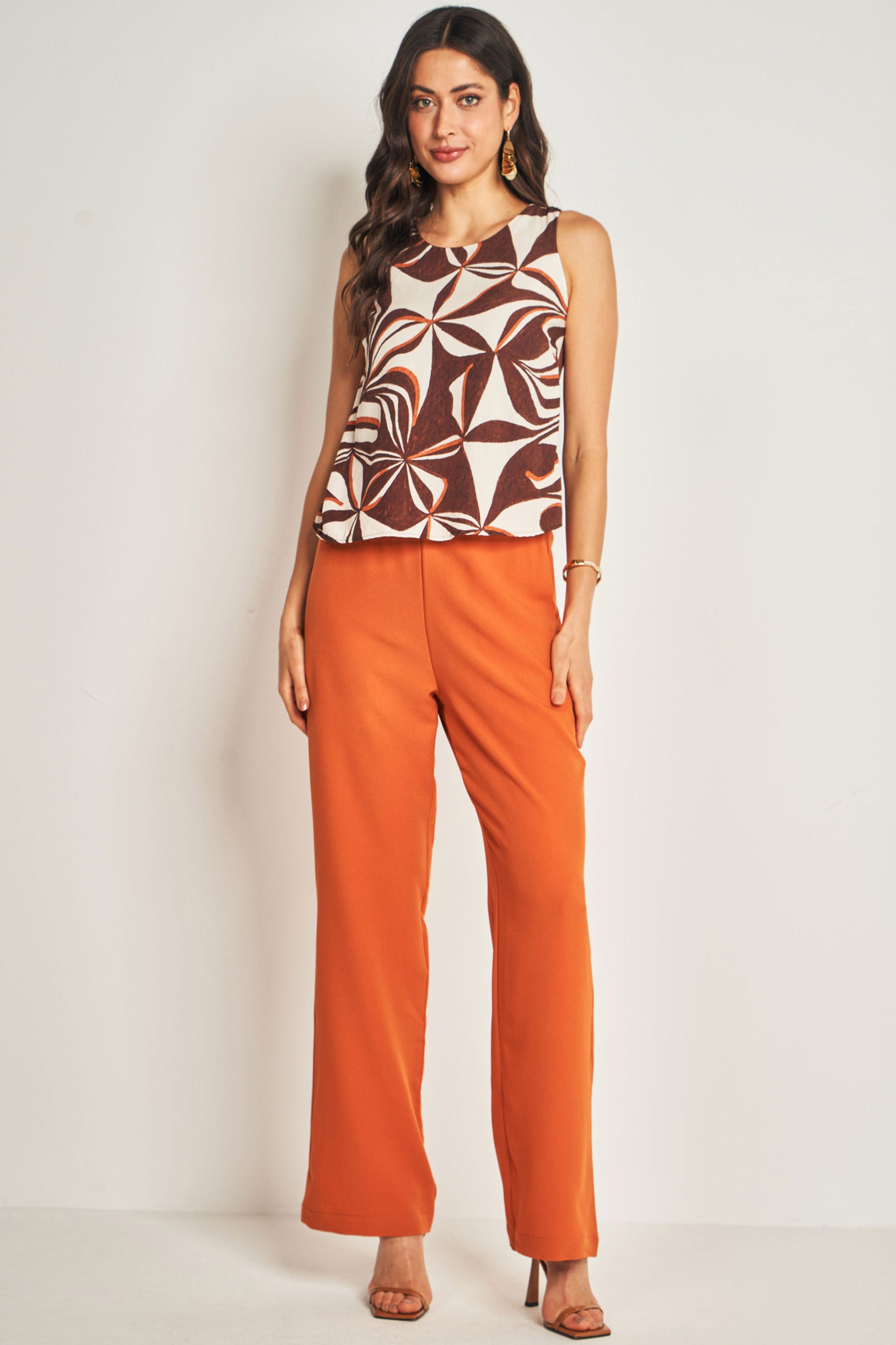 Blusa sem Manga em Plano Viscose e Lisos em Plano Creponado