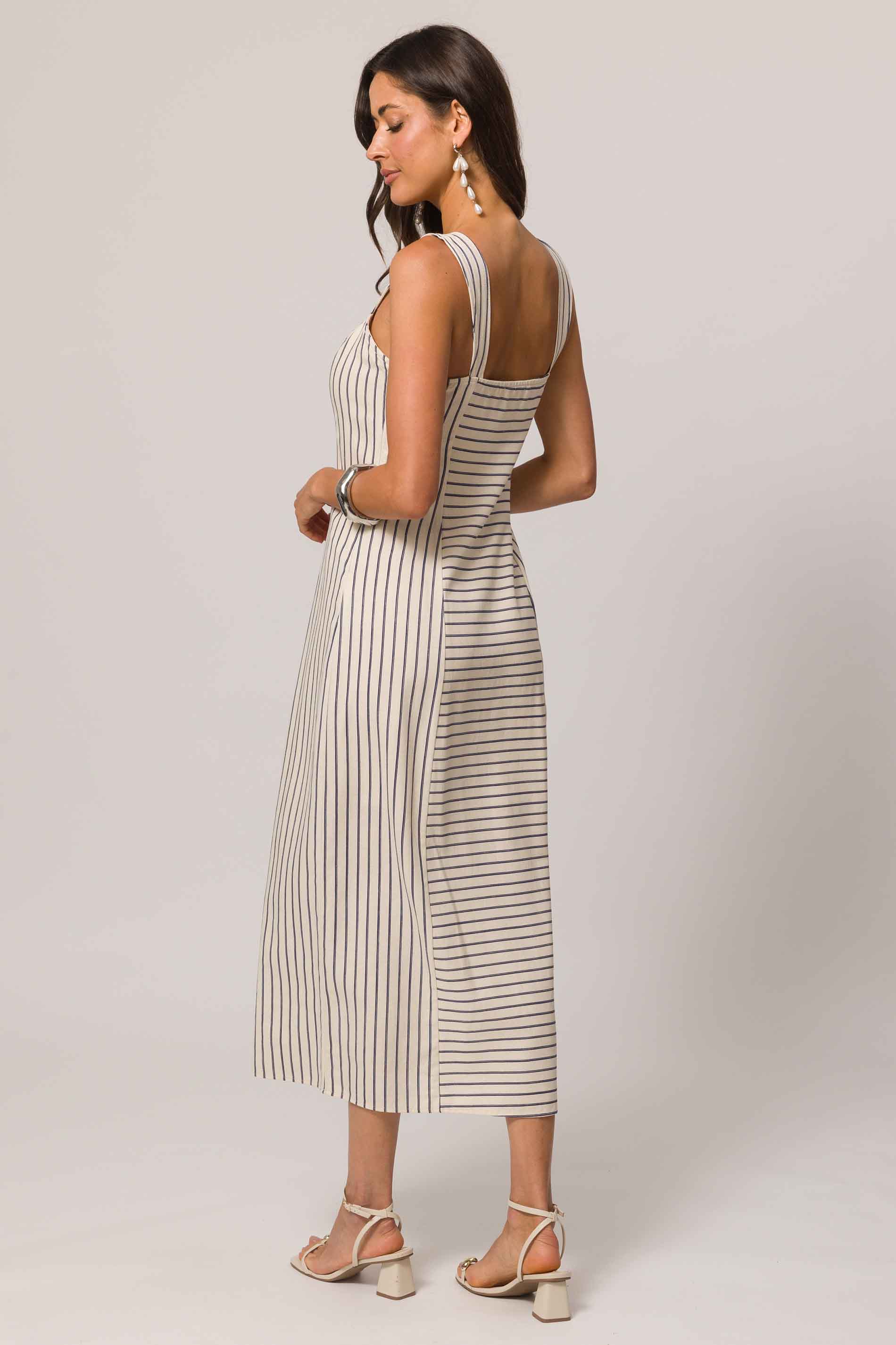 Vestido Longo de Alça em Plano Linen