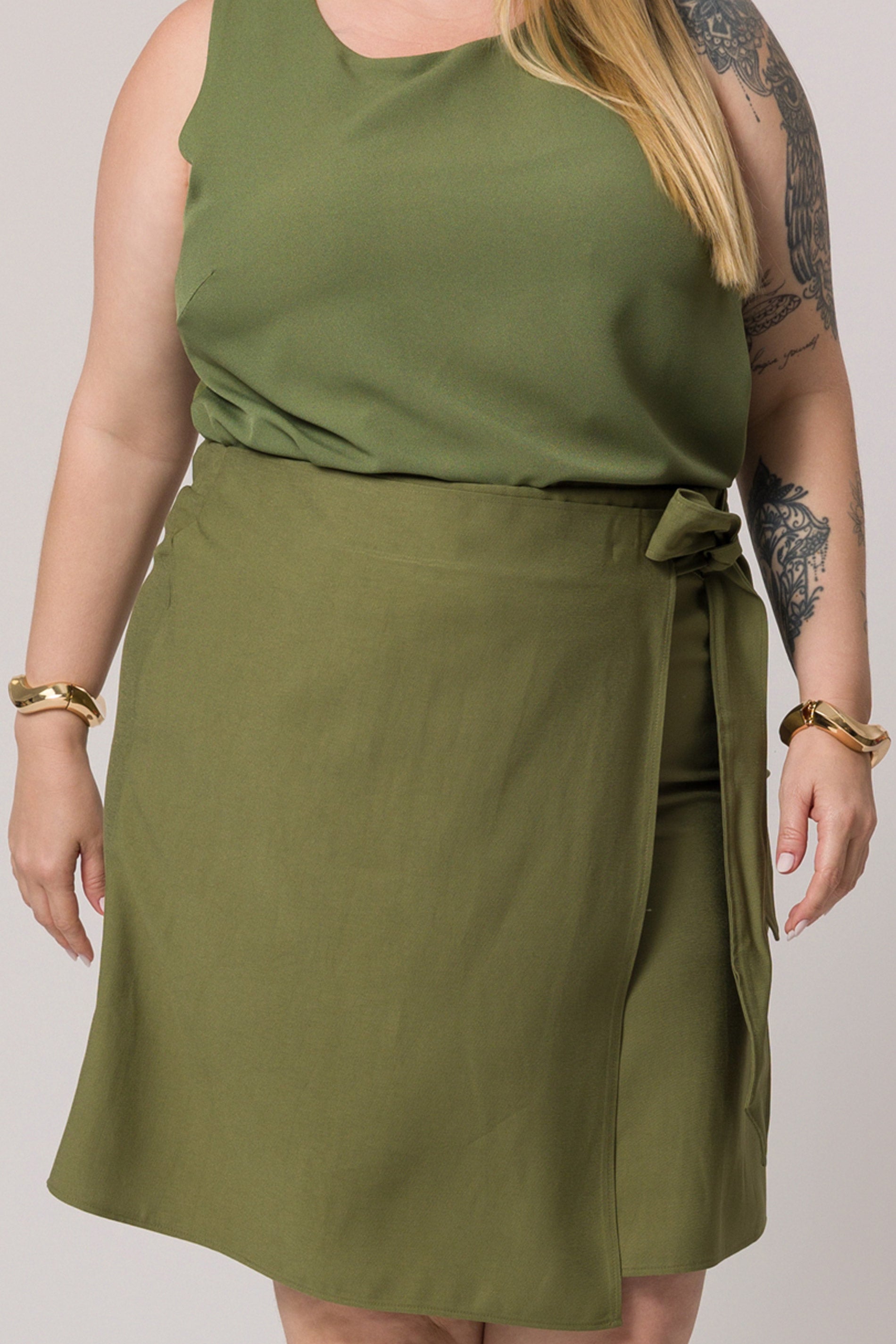 Saia curta em sarja sartorial