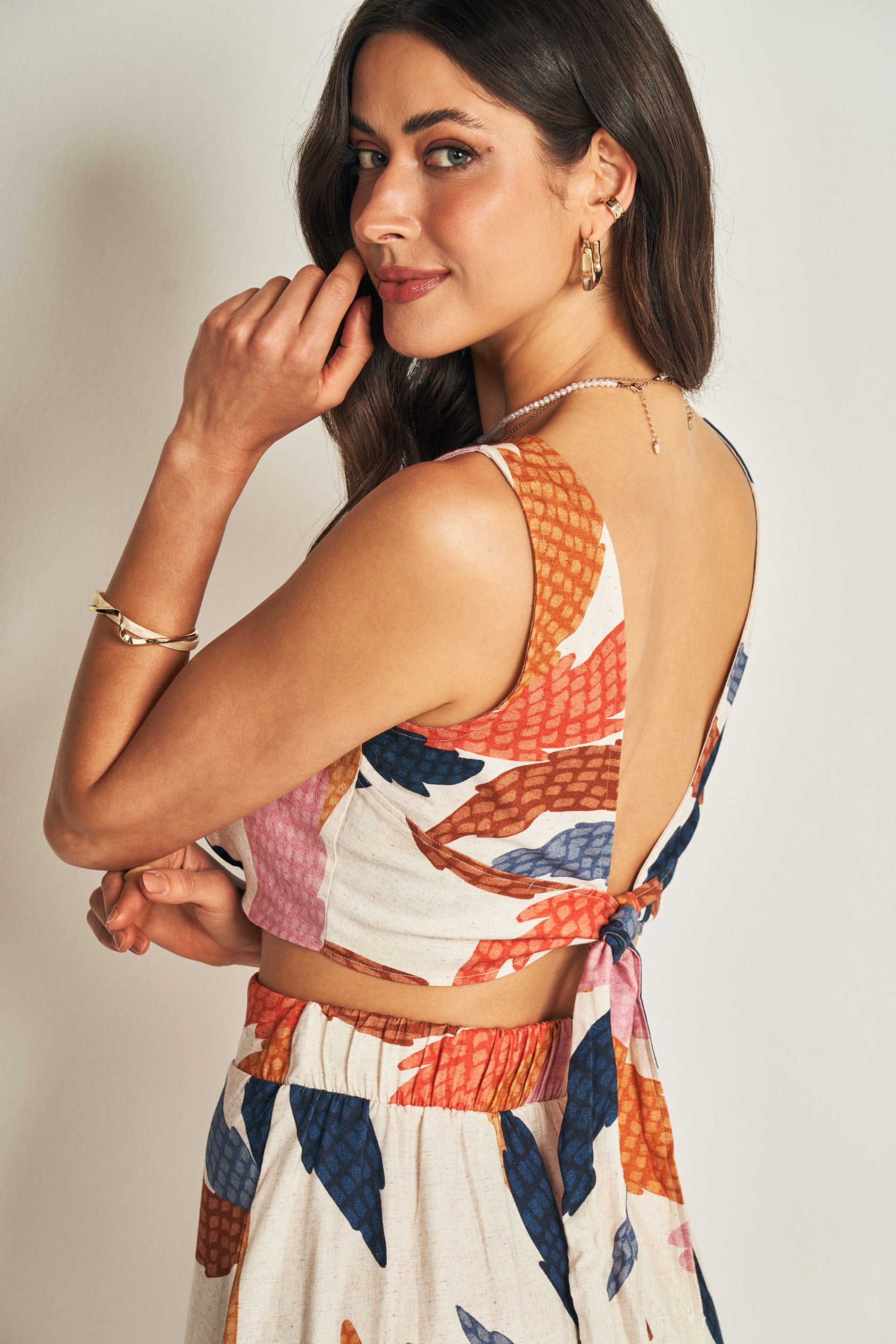 Blusa sem Manga em Plano Viscolinho com Amarração