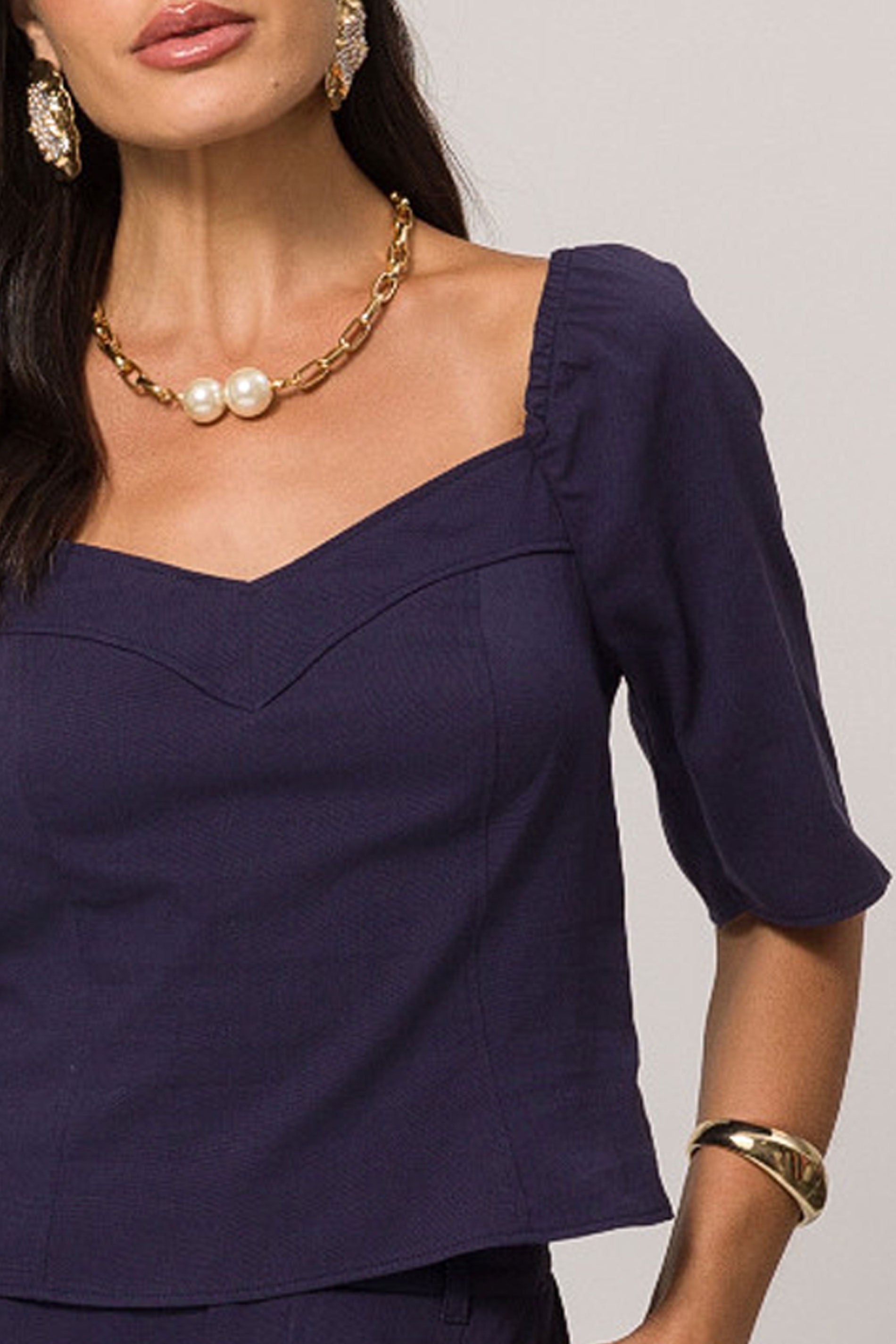 Blusa de Manga Curta em Plano Viscolinho com Decote Quadrado