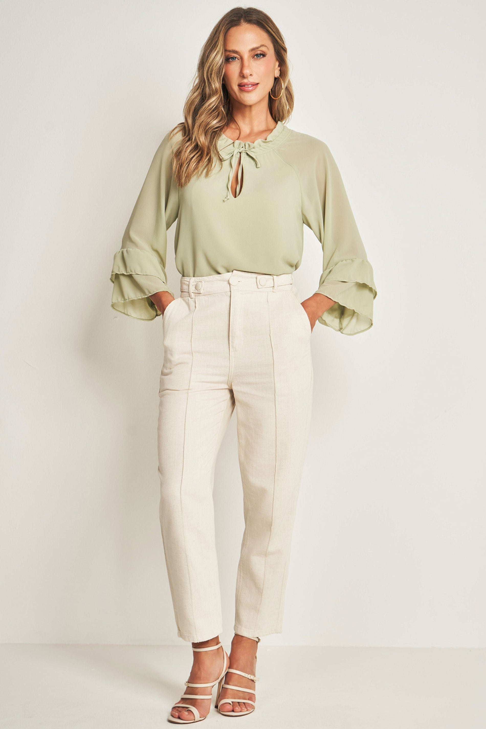 Blusa de Manga 7/8 em Chiffon Soft com Amarração Frontal