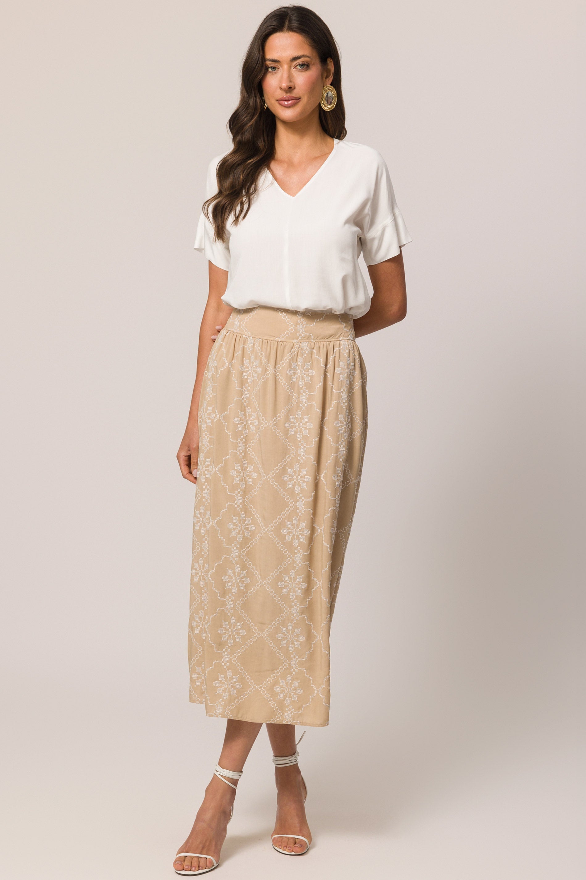 Saia Longa Bordada em Viscose com Estampa Geométrica