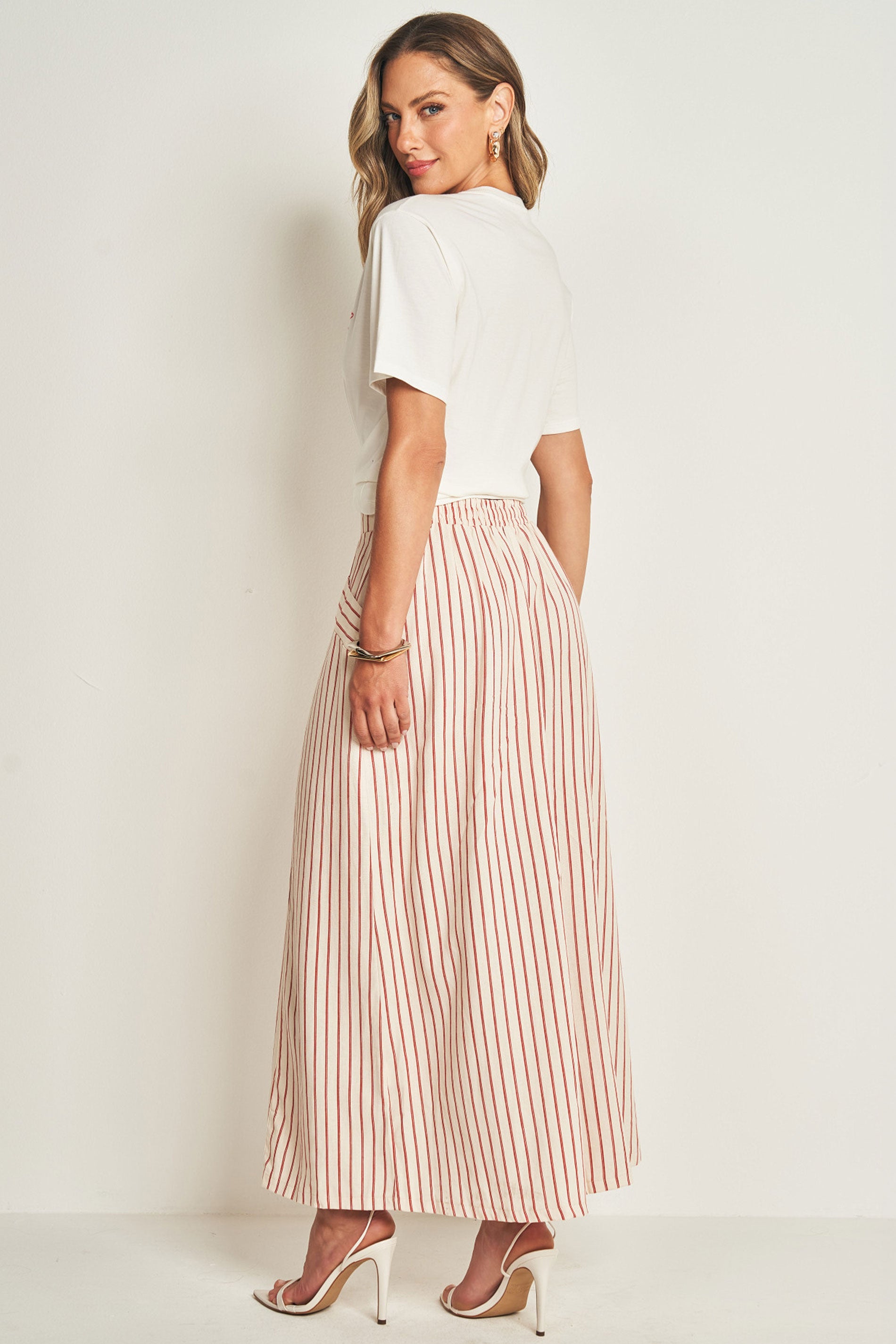 T-shirt em Meia Malha com Estampa Ilustrativa