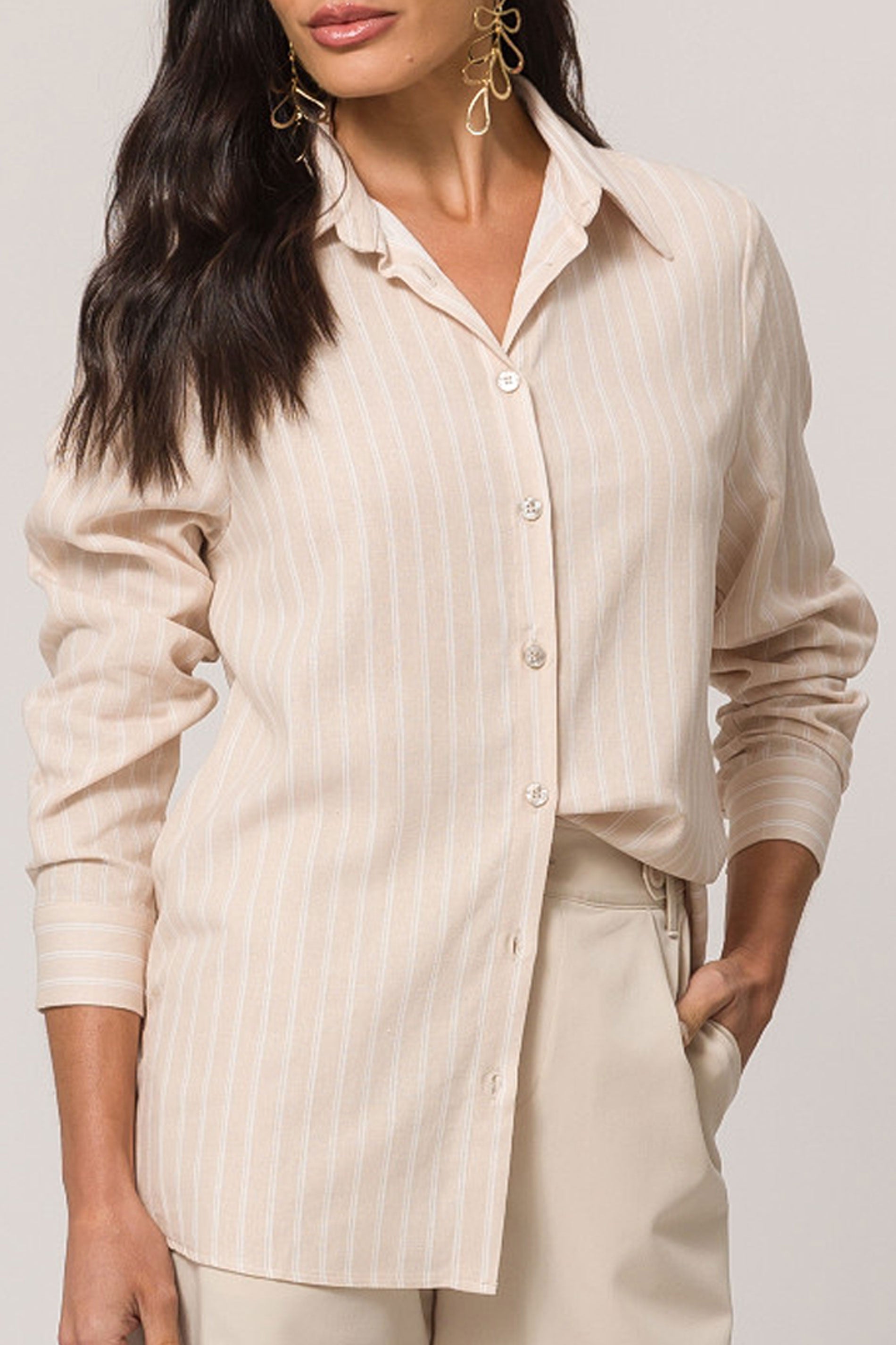 Camisa de Manga Longa em Plano Linen com Listras