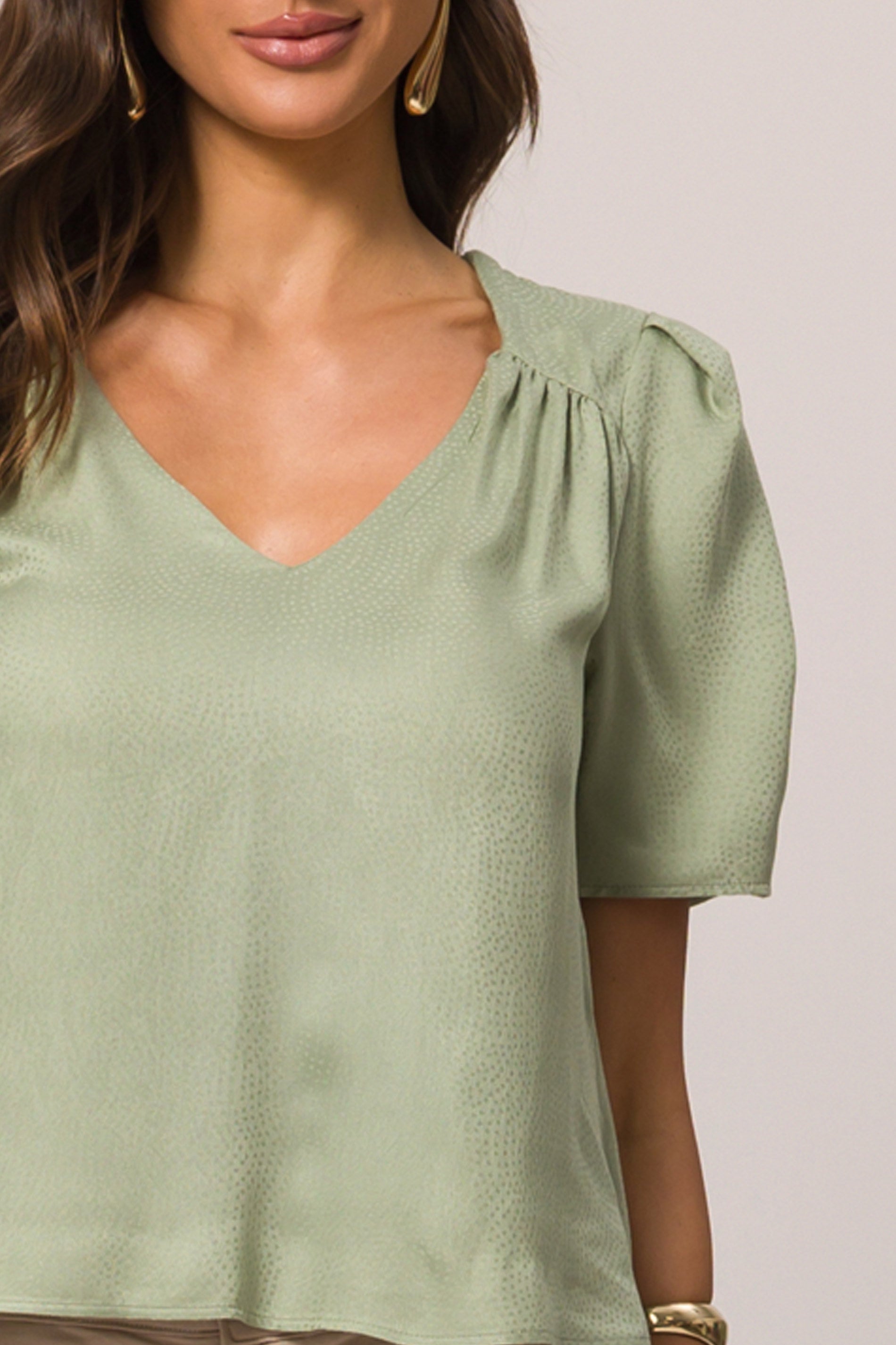 Blusa Poá em Viscose com Manga Franzida