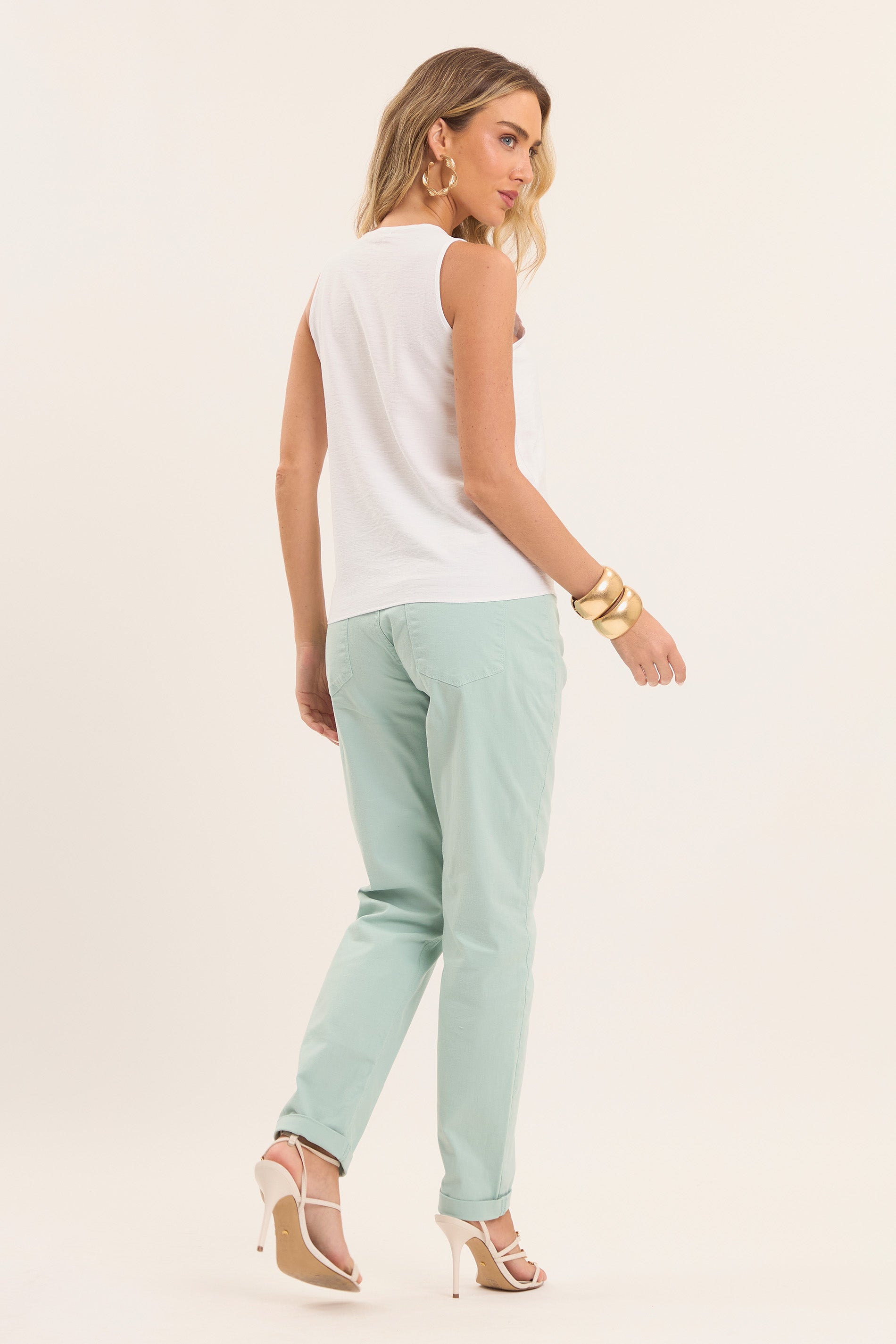 Calça Lavanda Mom Oliva em Sarja