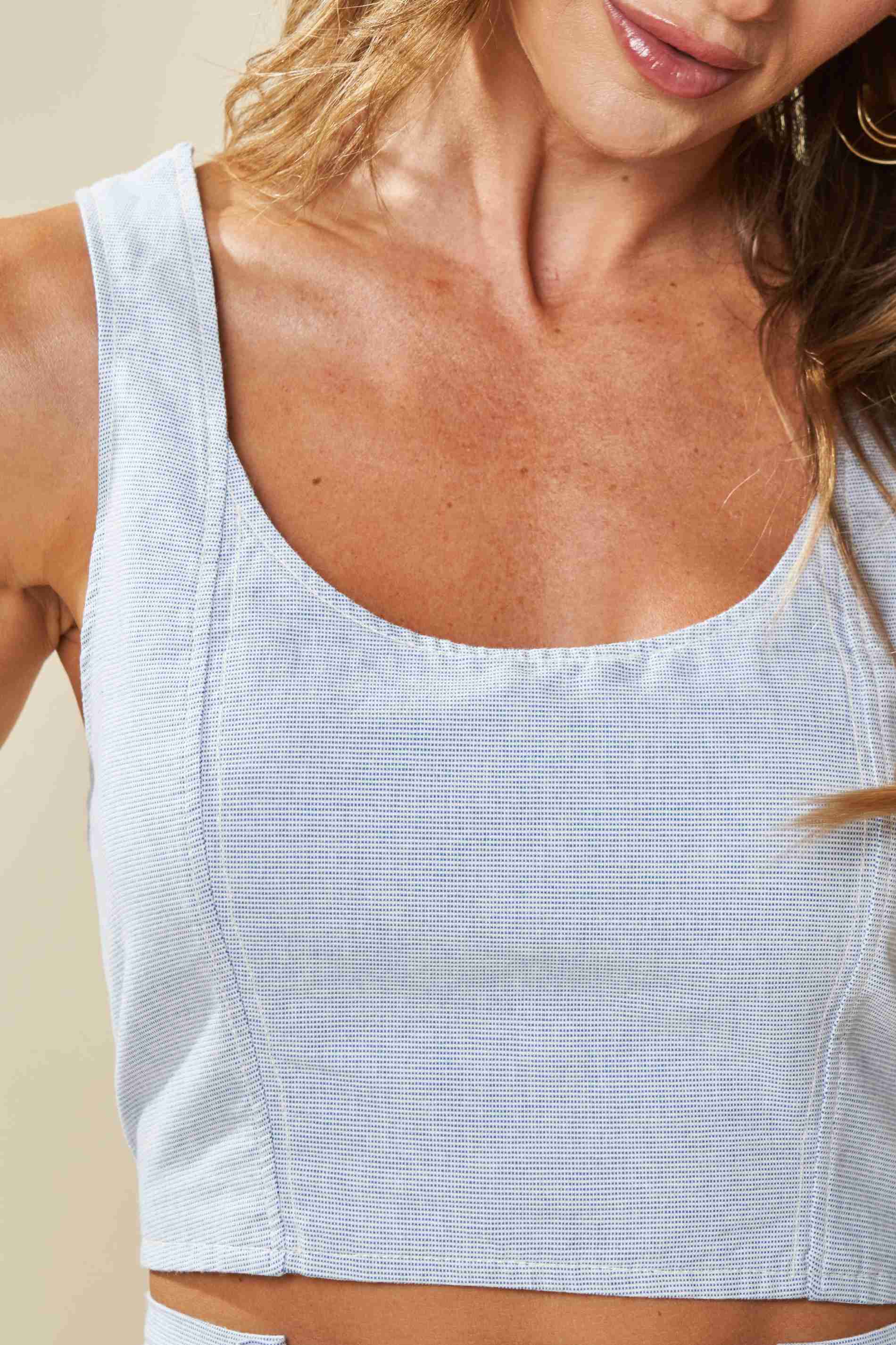 Top de Alça Larga Veraneio em Sarja