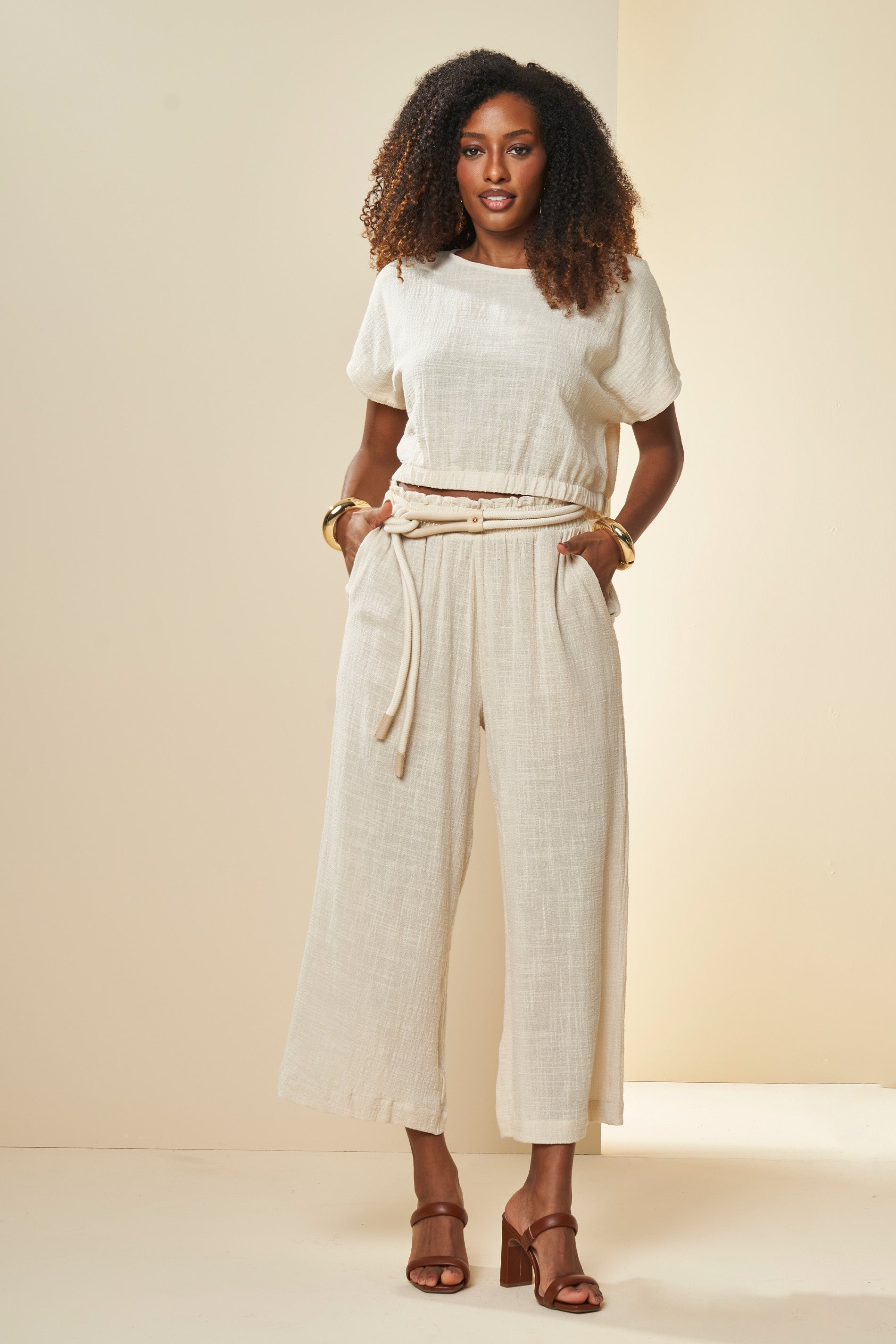 Calça Cropped Cintura Média Nature com Cinto