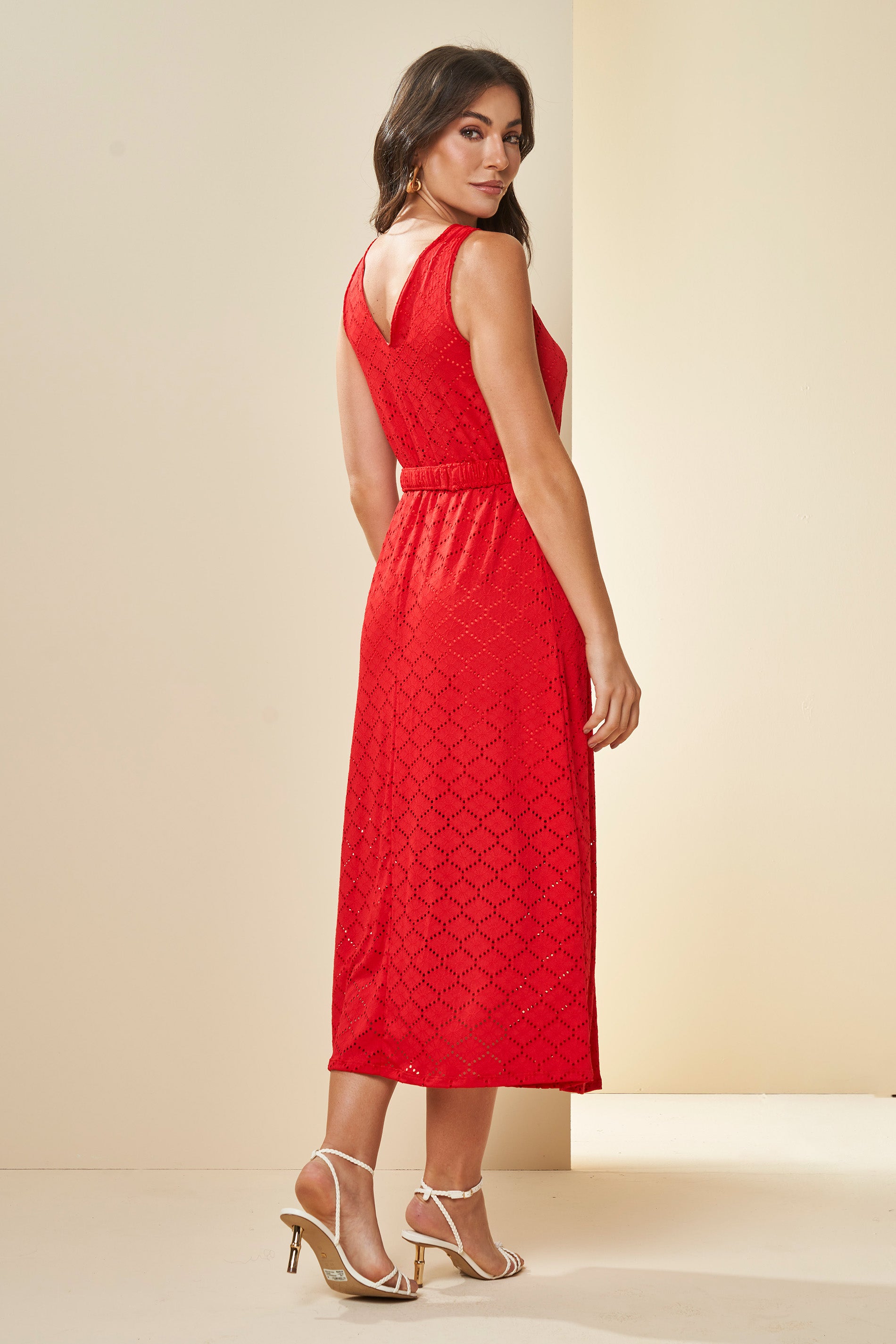 Vestido Longo Rendado Nature com Decote V e Cinto