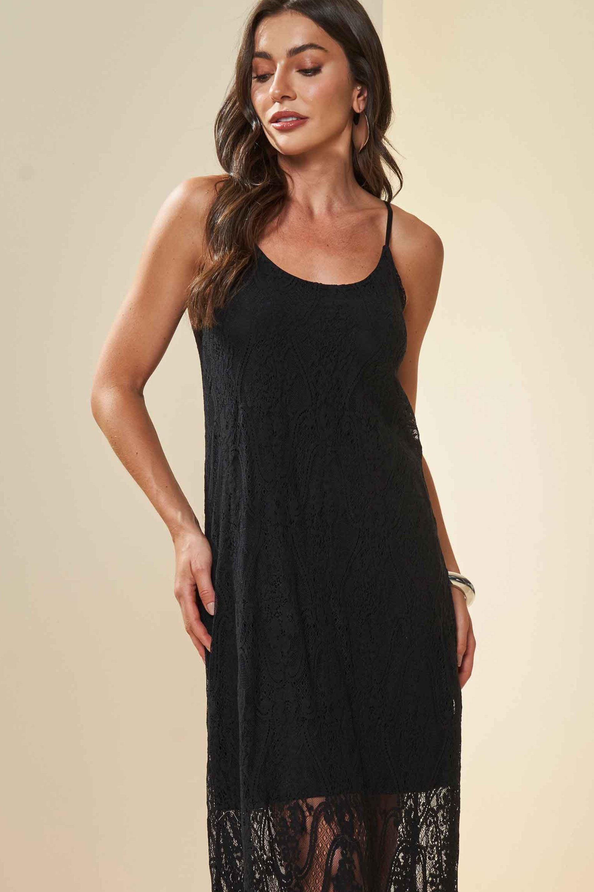 Vestido Longo Boho em Renda