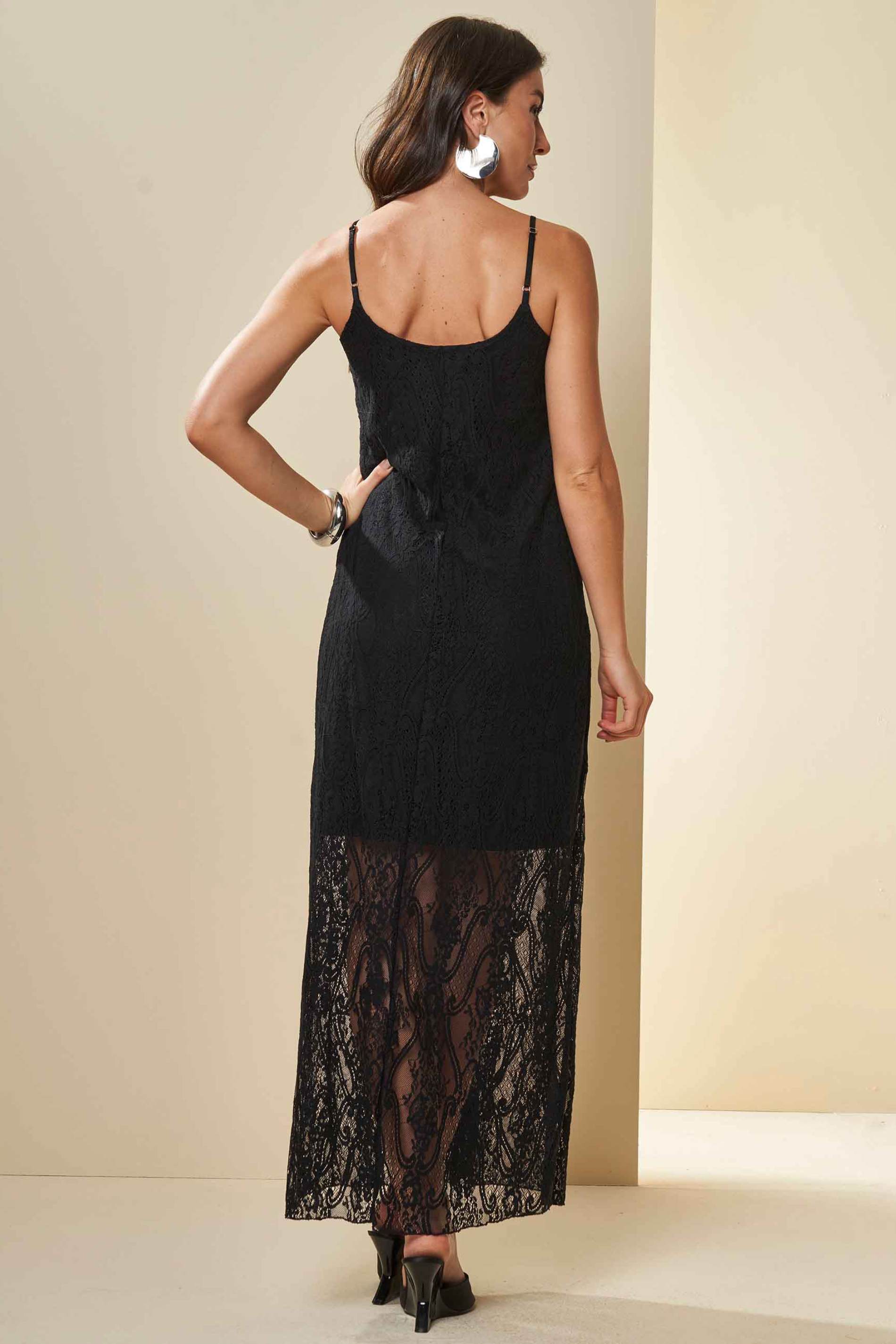 Vestido Longo Boho em Renda