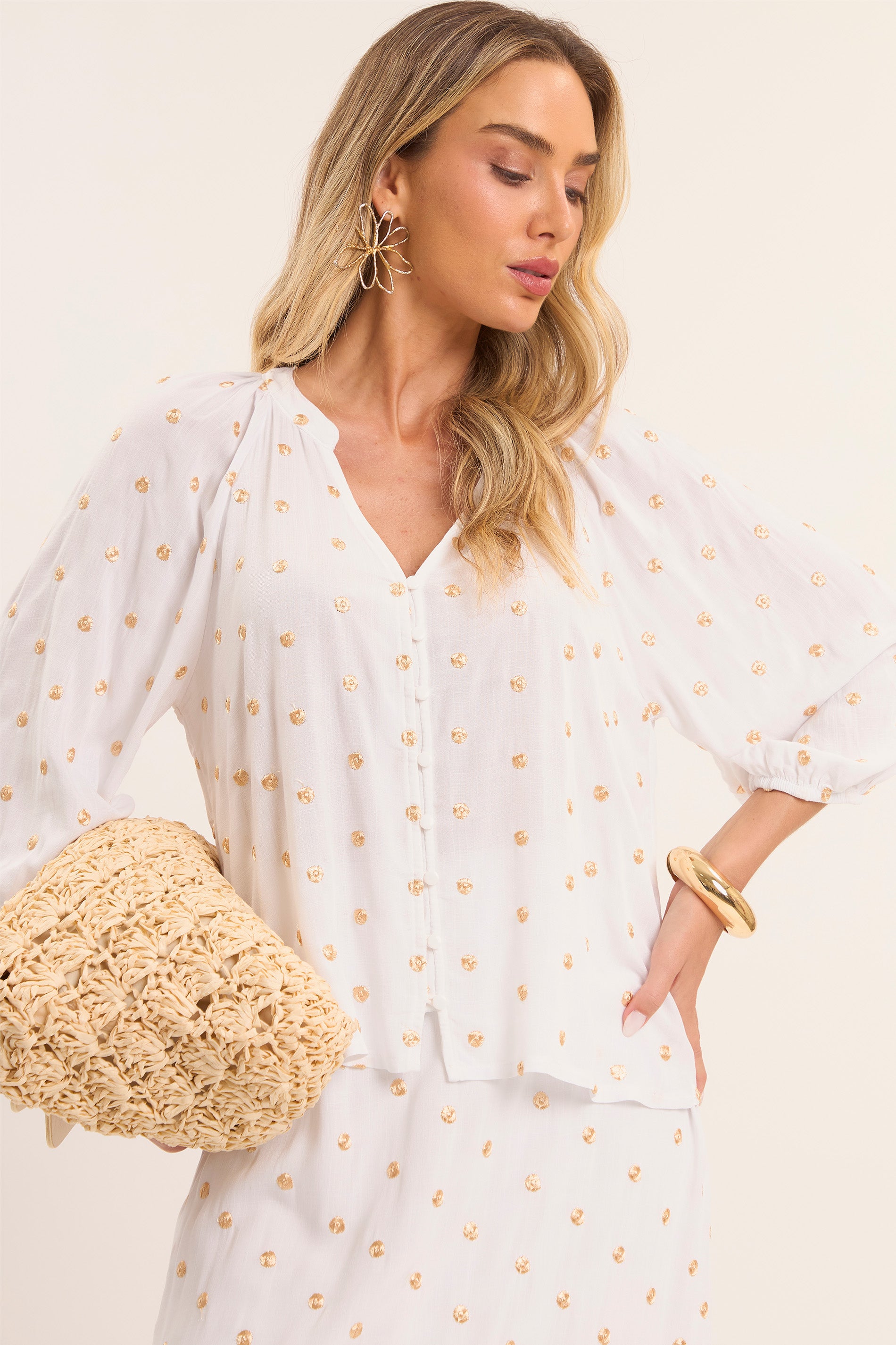 Camisa com Estampa Celebration em Poá Dourado