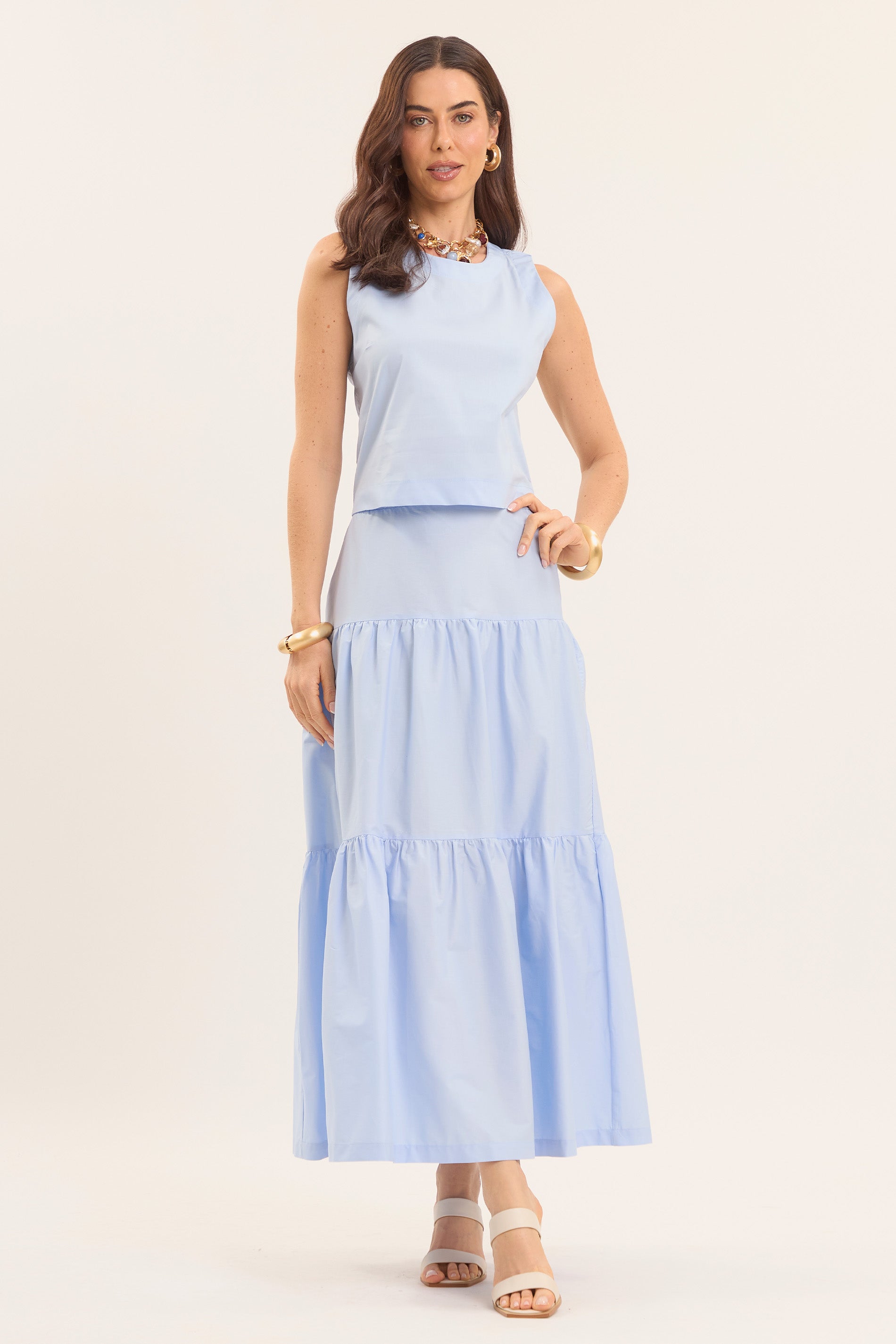 Blusa com Modelagem Reta e Decote Fechado