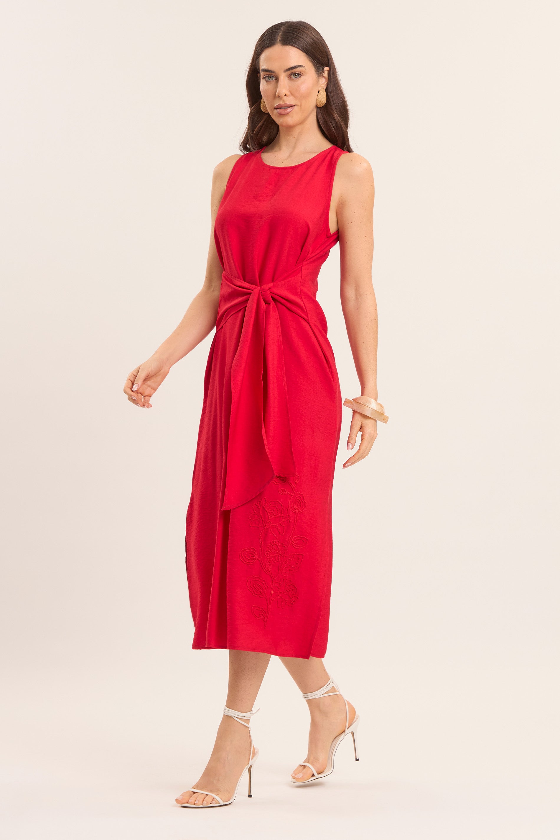 Vestido Midi Celebration com Amarração Frontal e Bordado Discreto