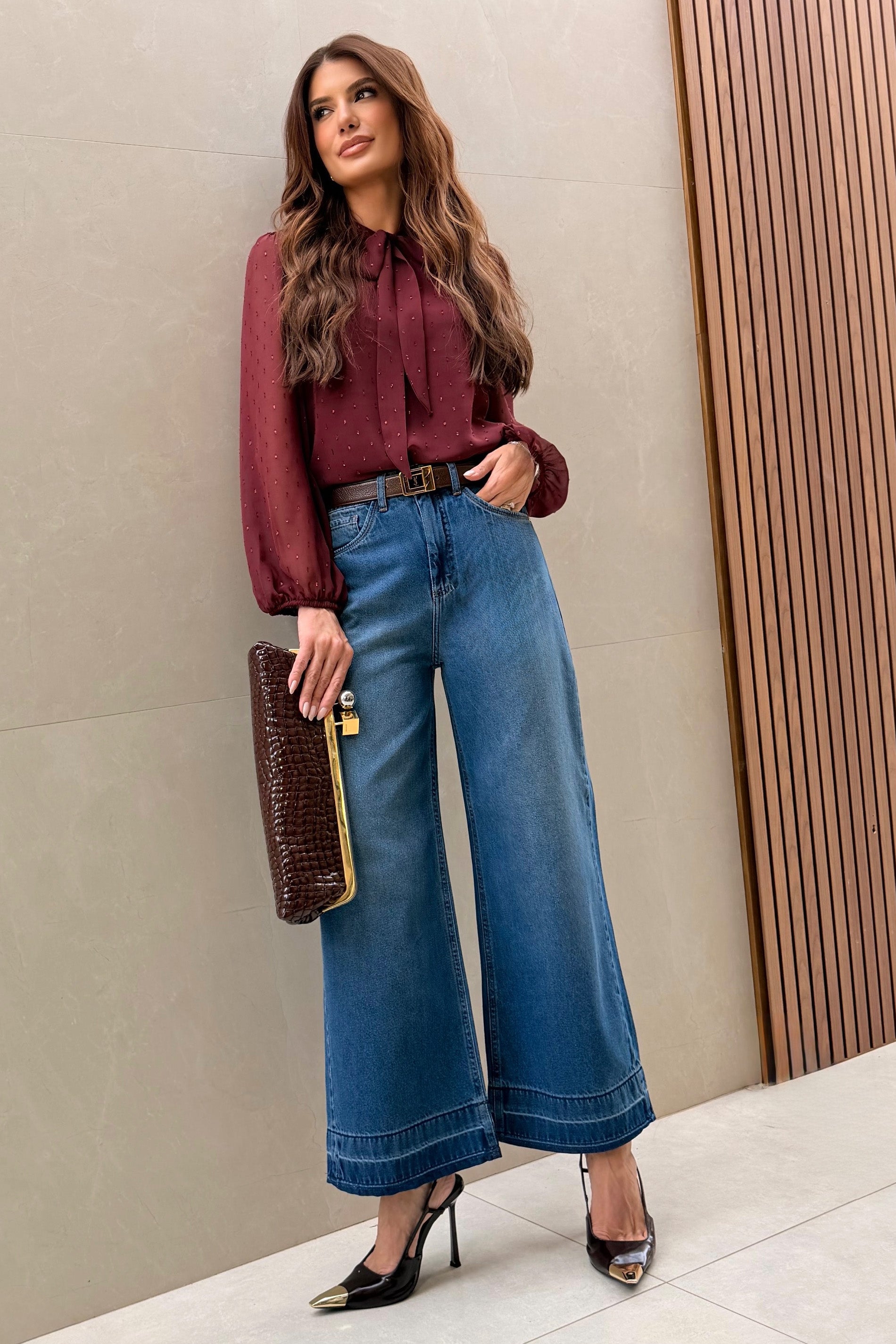 Calça Wide Cropped Jardim Boho em Denim