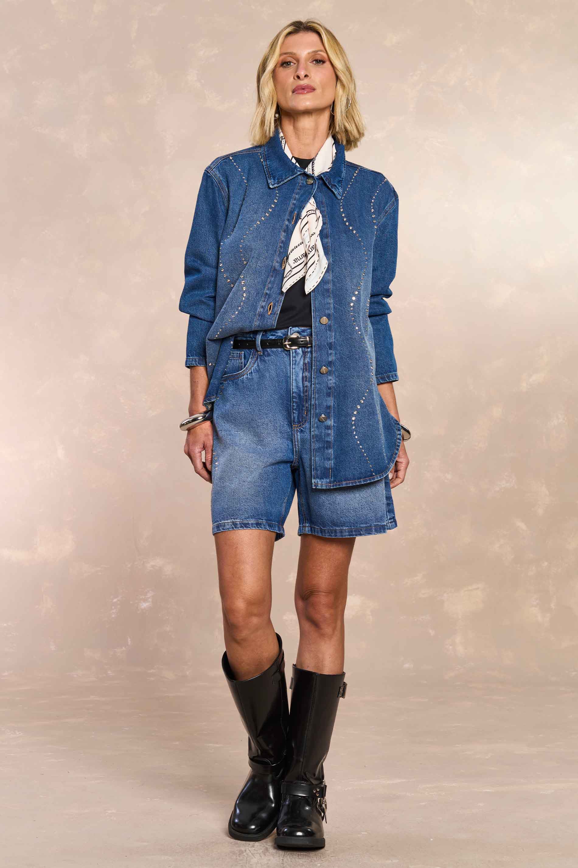 Shorts Mom Retrô Glam em Denim