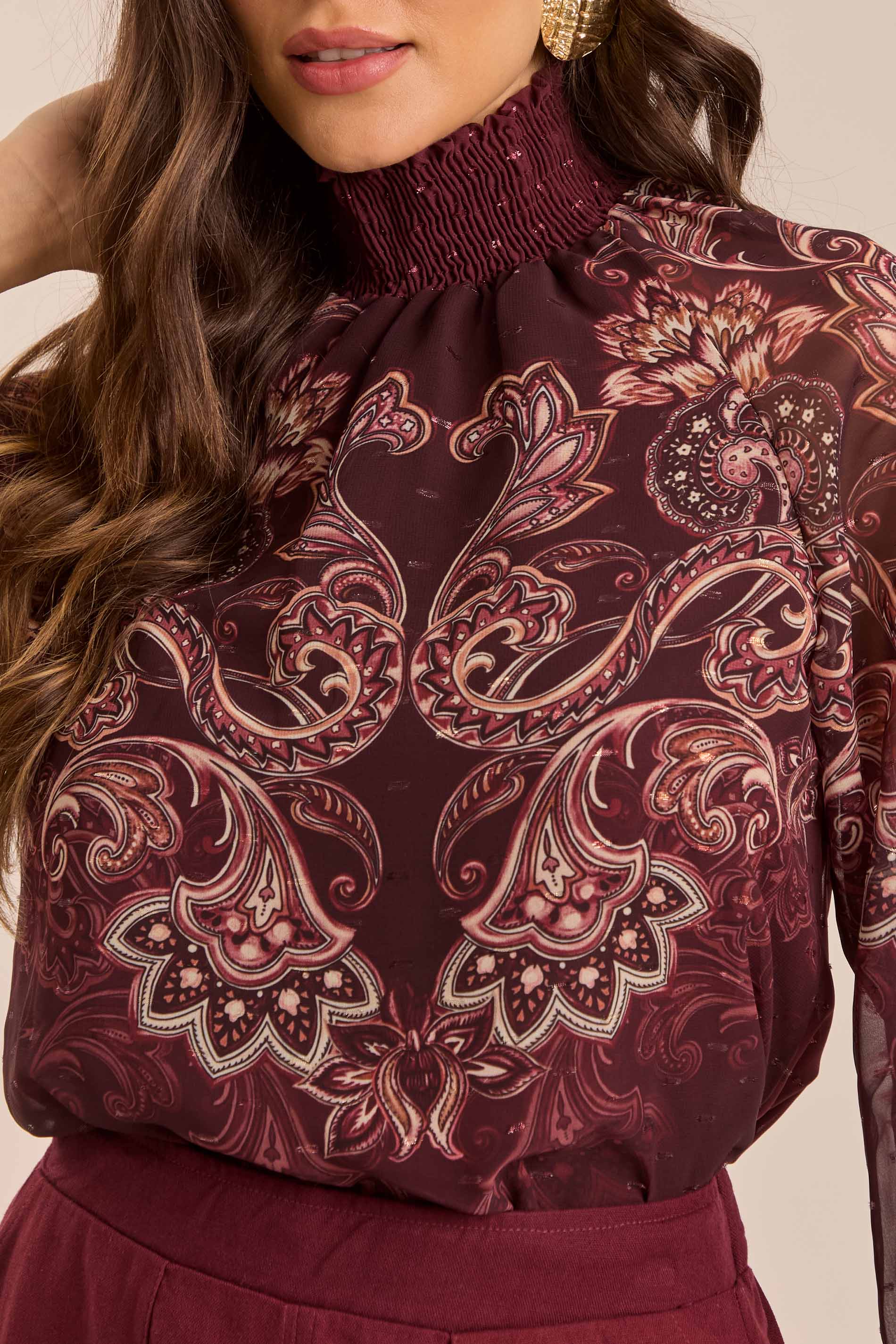 Blusa Jardim Boho em Plano Chiffon