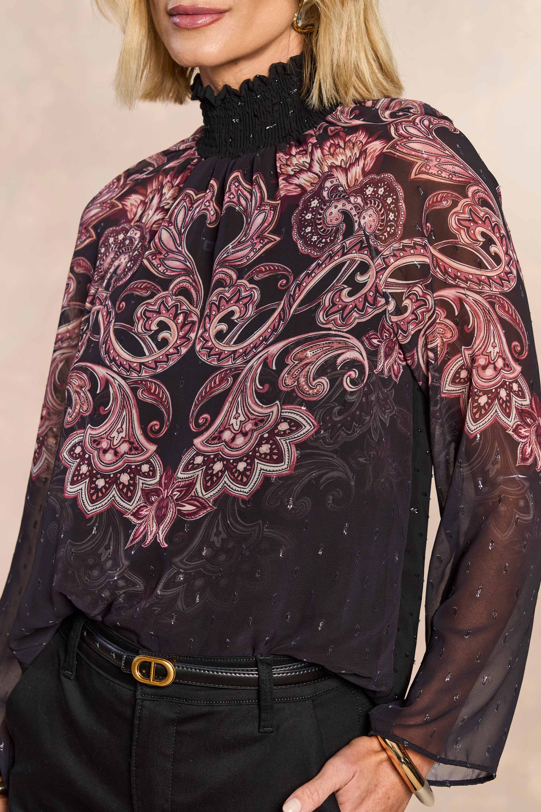 Blusa Jardim Boho em Plano Chiffon