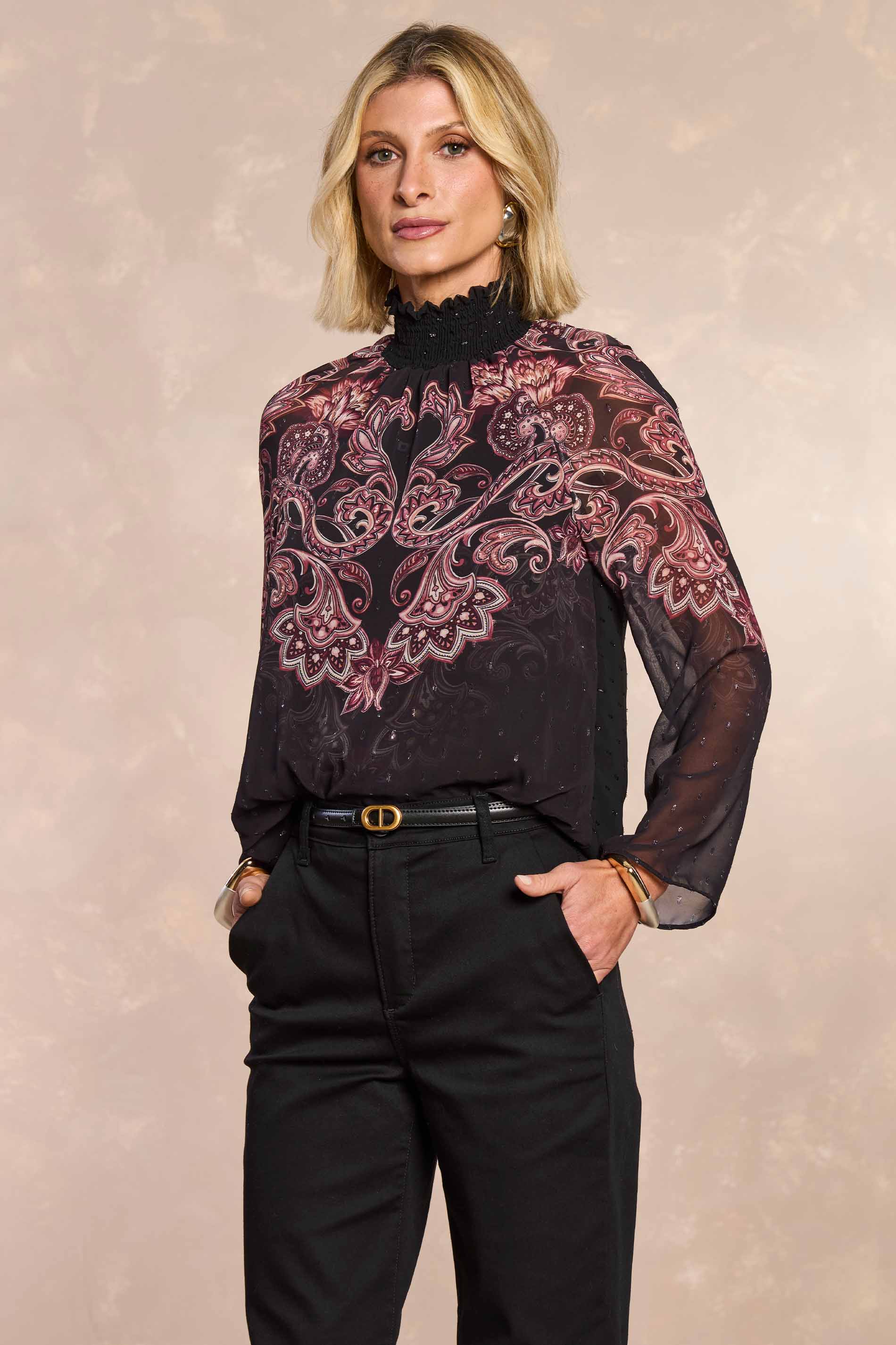 Blusa Jardim Boho em Plano Chiffon