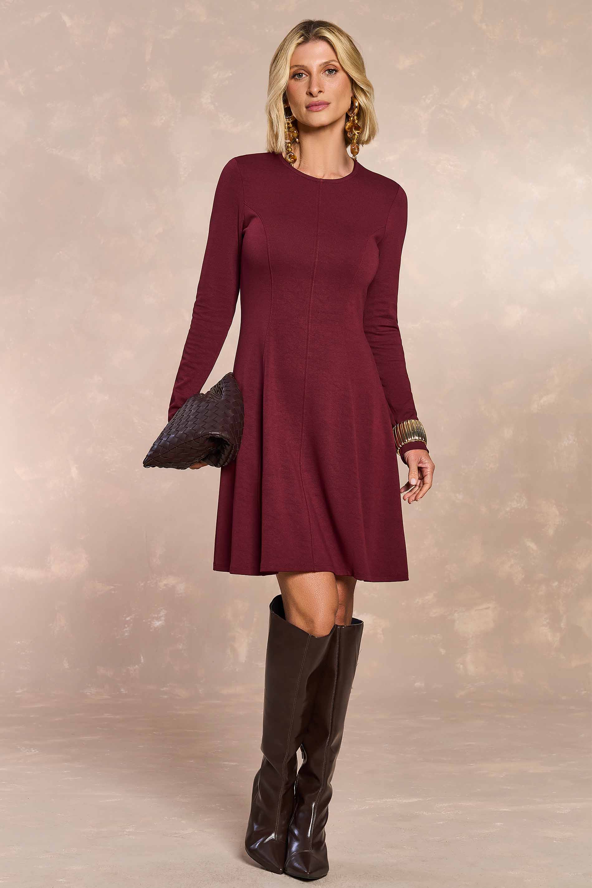 Vestido Curto Retrô Glam em Bodycon