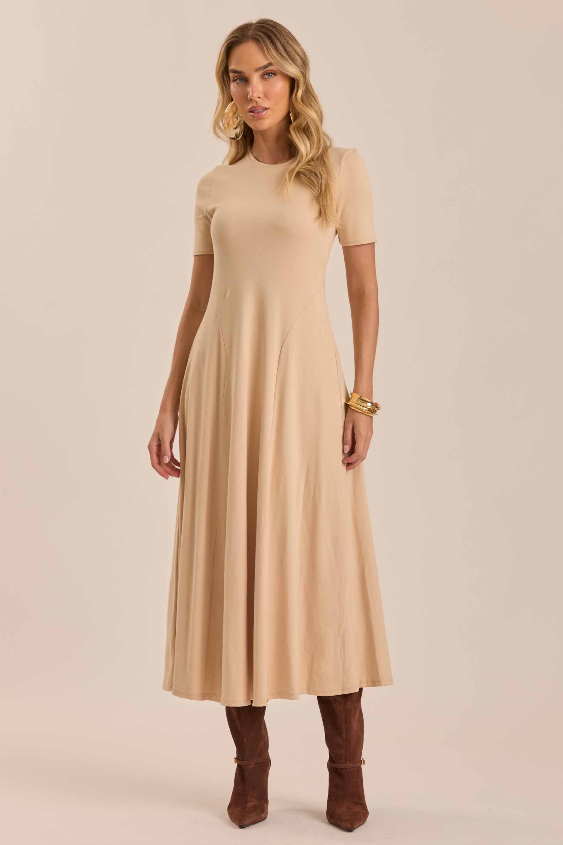 Vestido Midi Retô Glam em Suedine