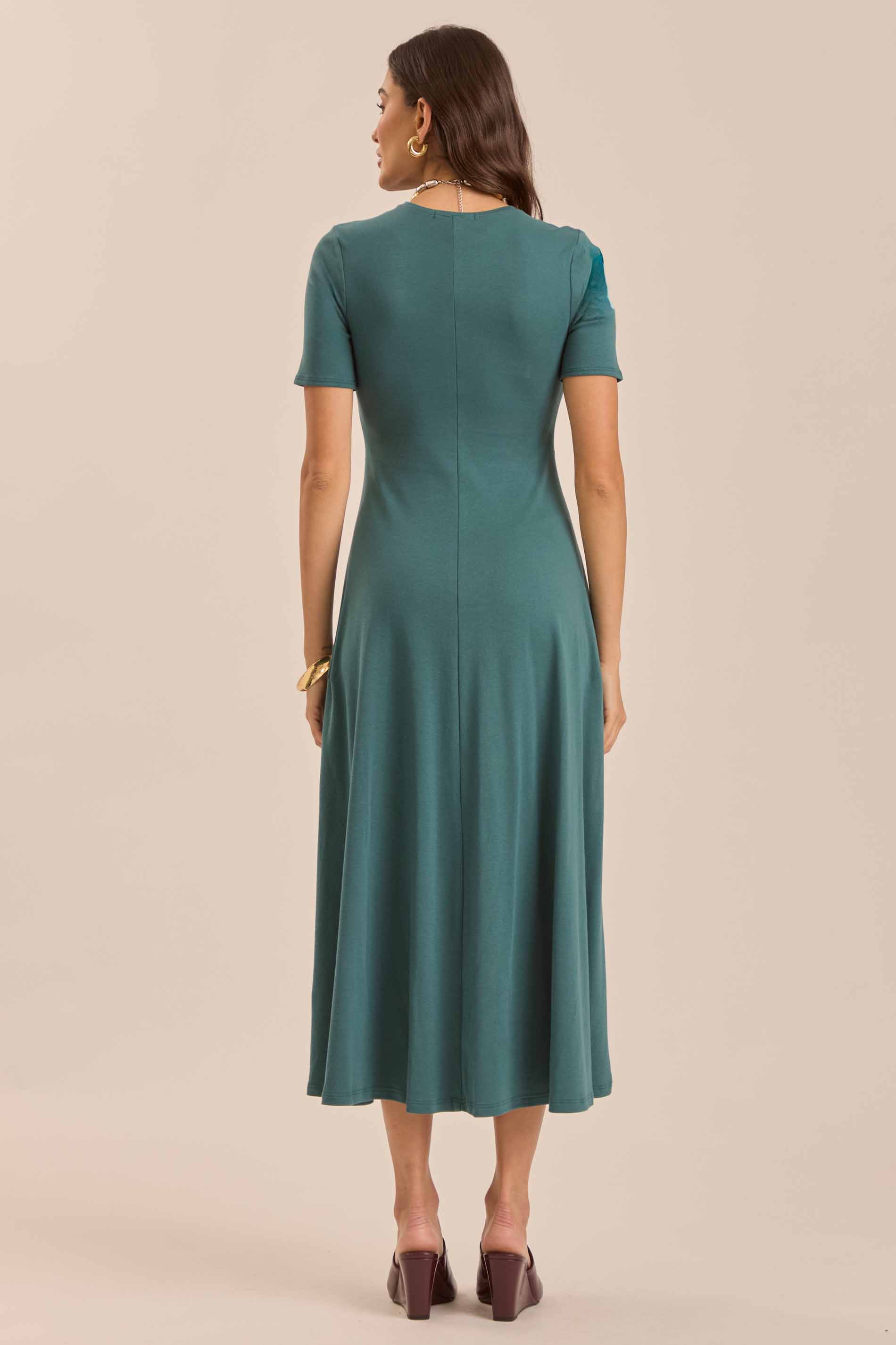 Vestido Midi Retô Glam em Suedine