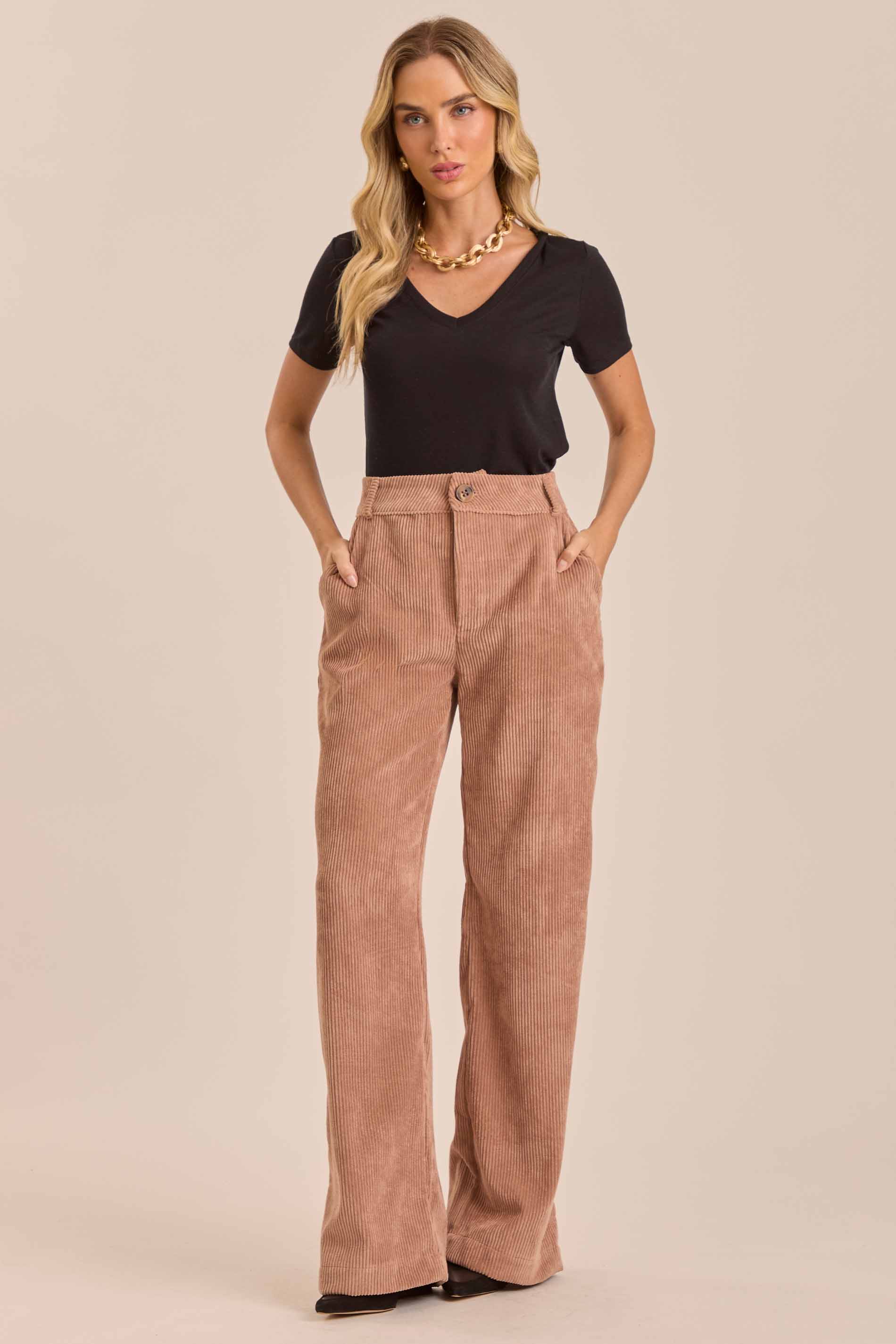 Calça Wide Leg Ethnic Blur em Veludo Cotelê