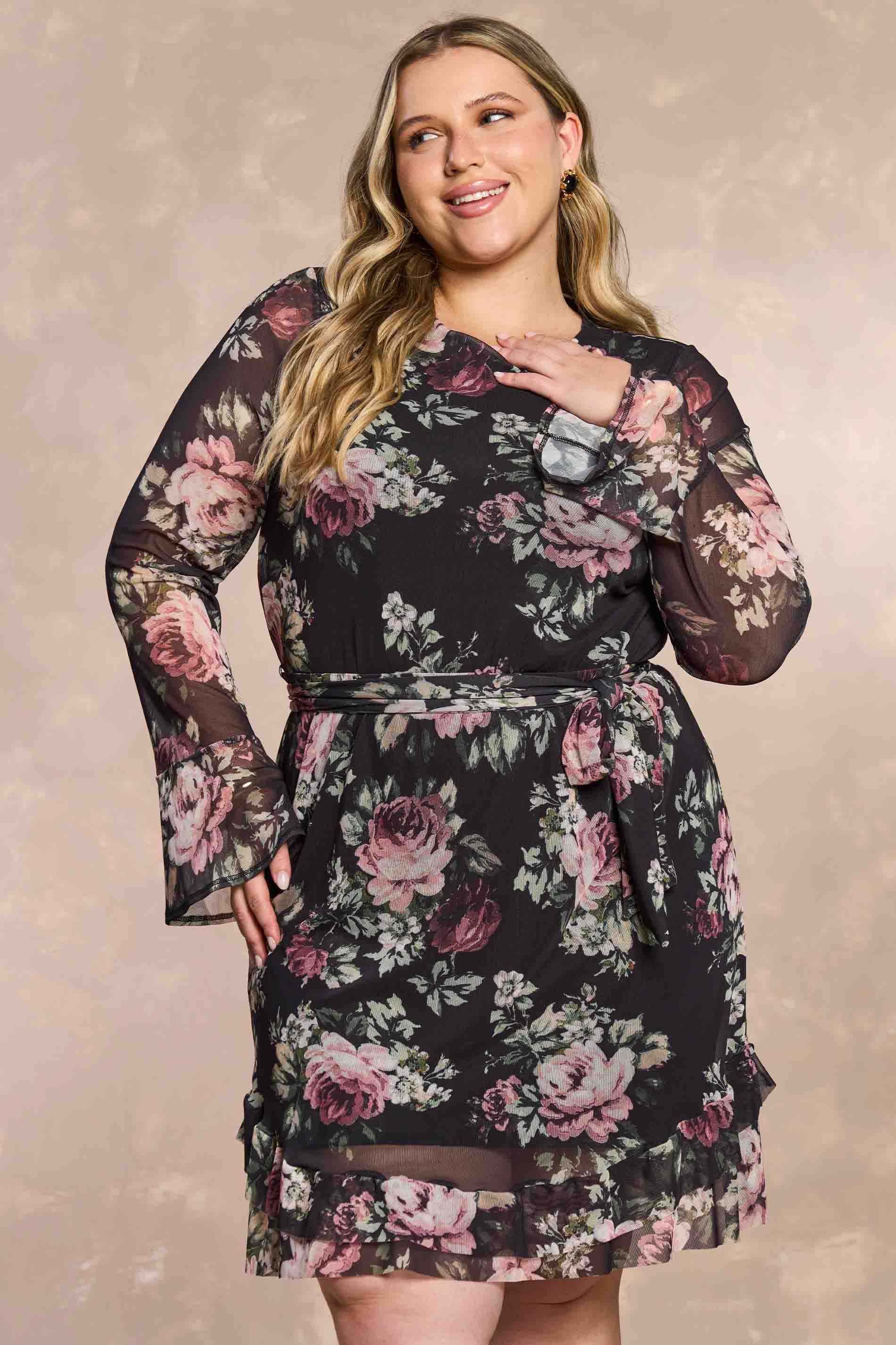 Vestido Curto Aquarela Rose em Tule