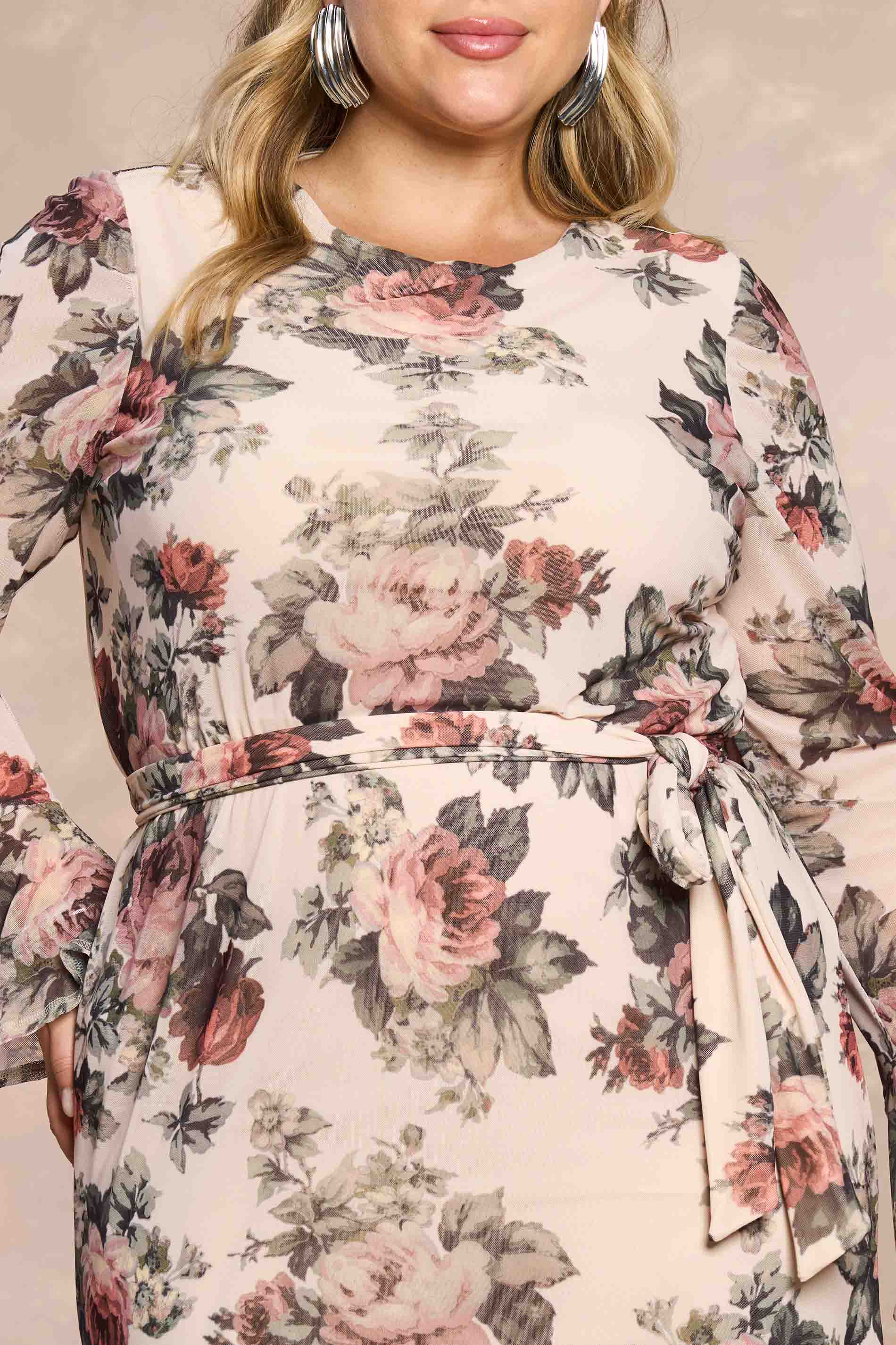 Vestido Curto Aquarela Rose em Tule