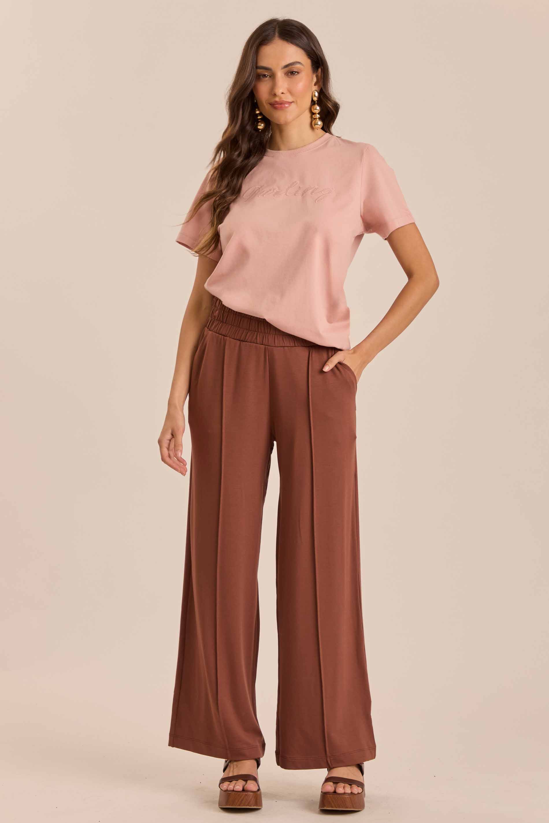 T-shirt Cozy Whinter com Bordado