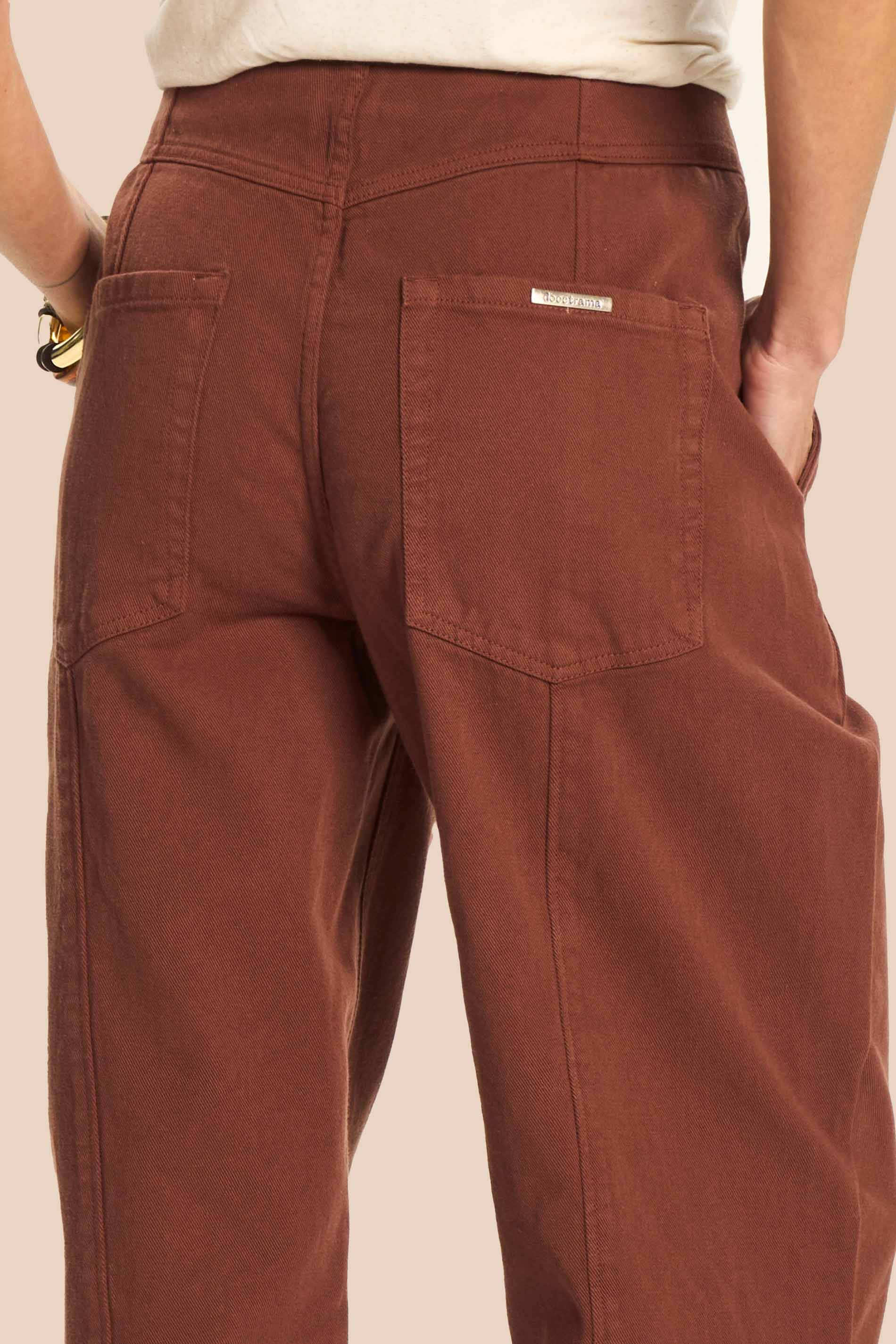 Calça Barrel em Sarja com Cós Alto Miragem - Doce Trama