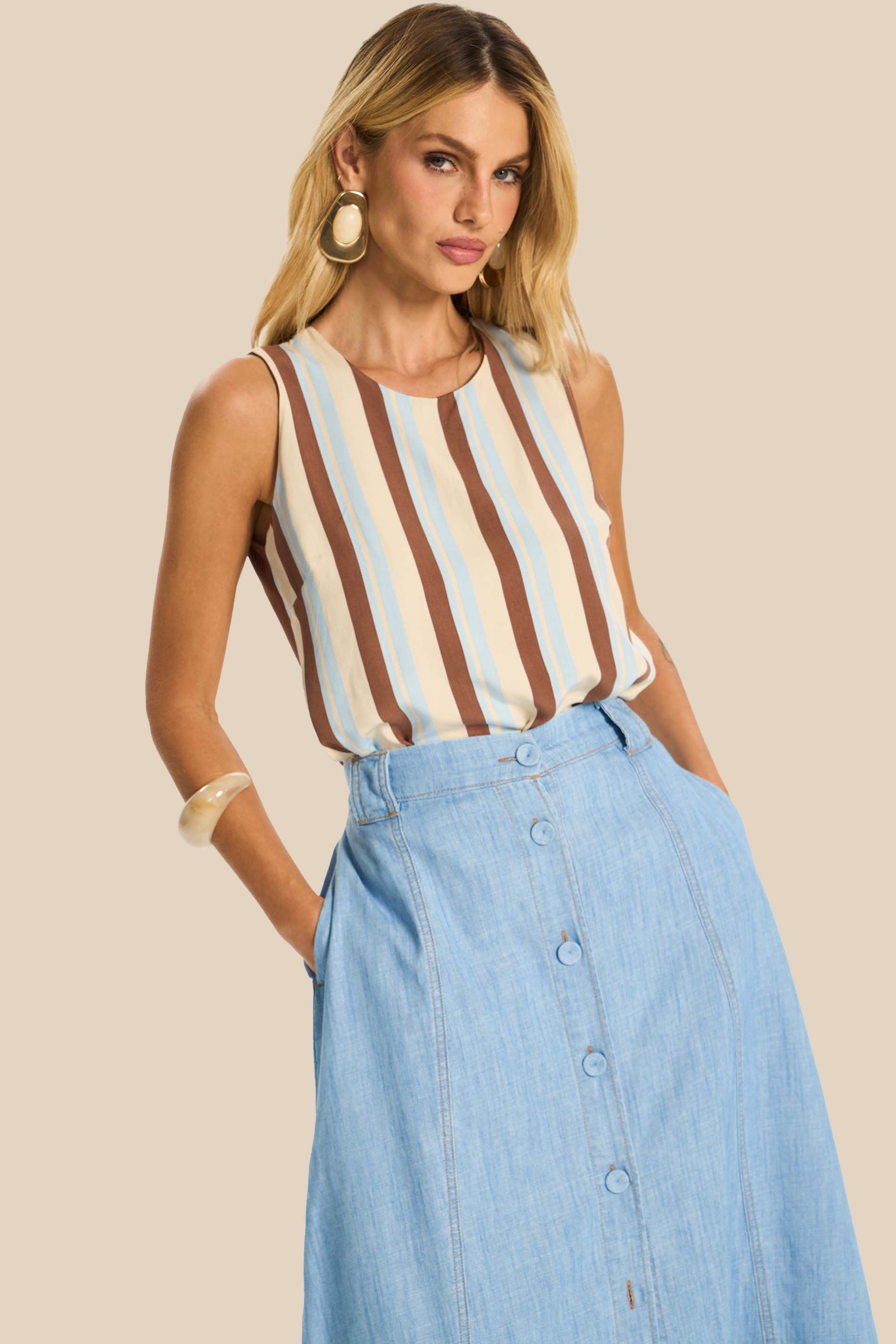 Saia Midi Jeans Evasê com Botões Miragem - Doce Trama