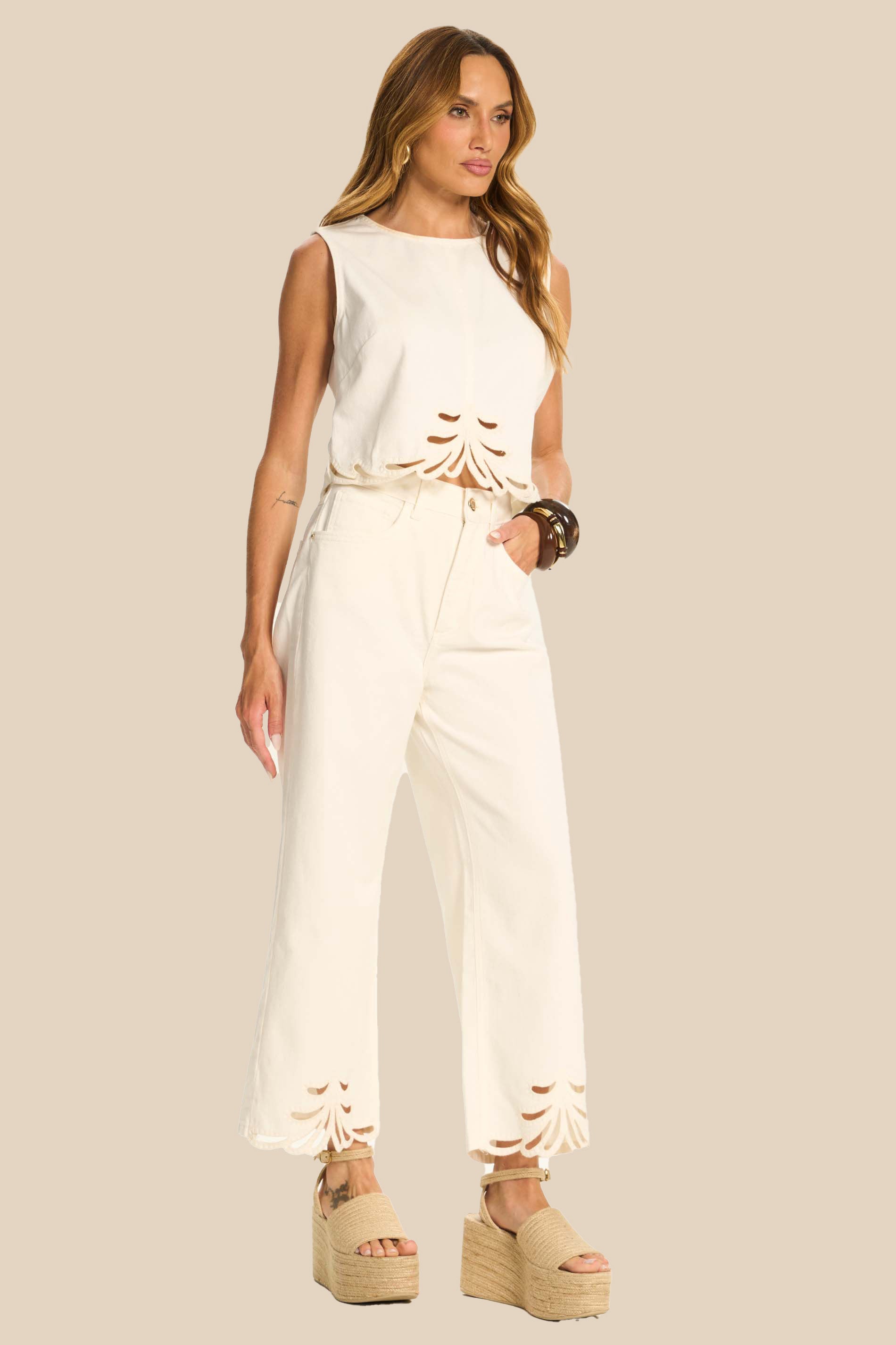 Blusa Cropeed Reta em Algodão Bordado Miragem - Doce Trama